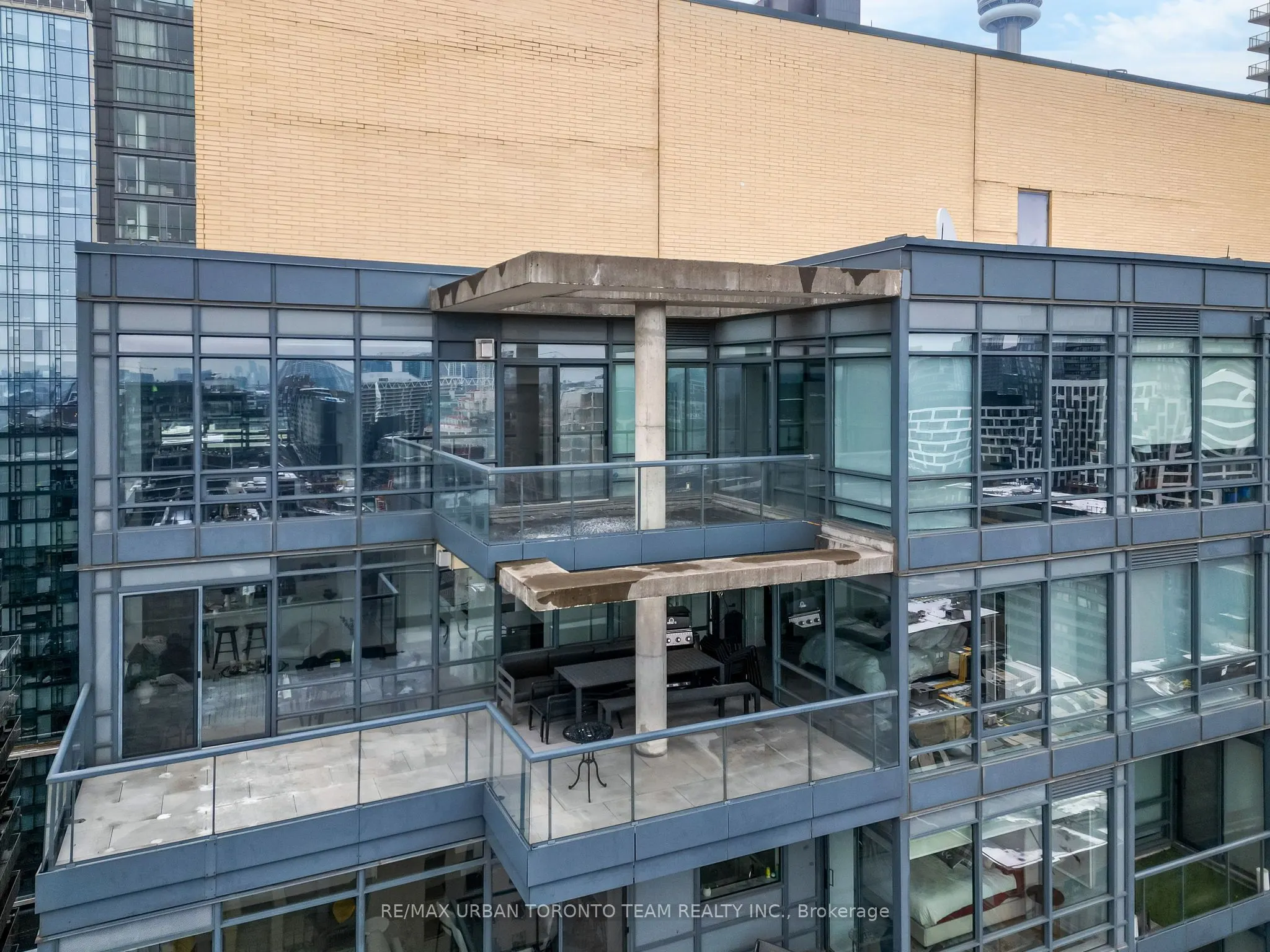 438 King Street W, #Ph03