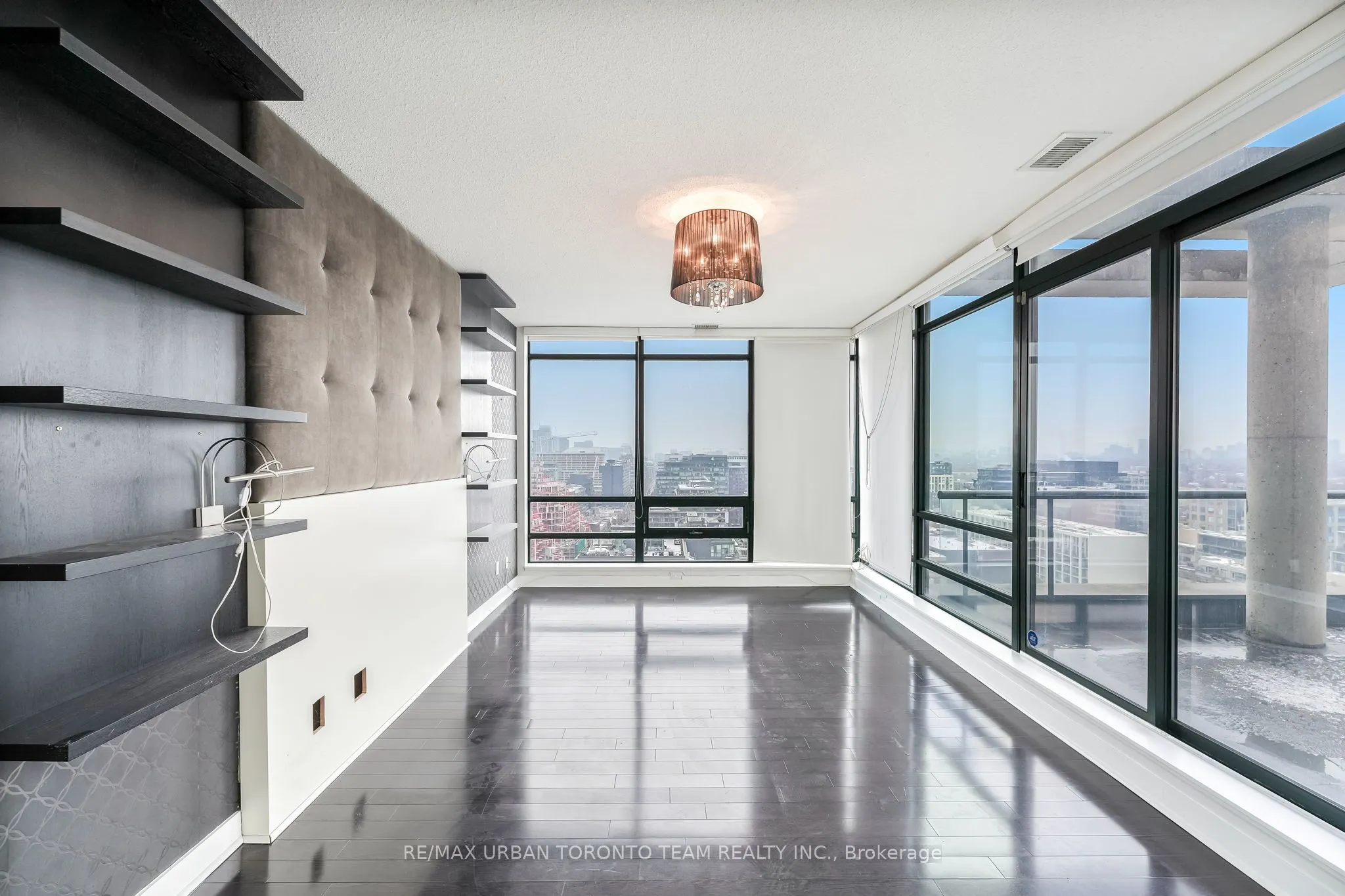 438 King Street W, #Ph03