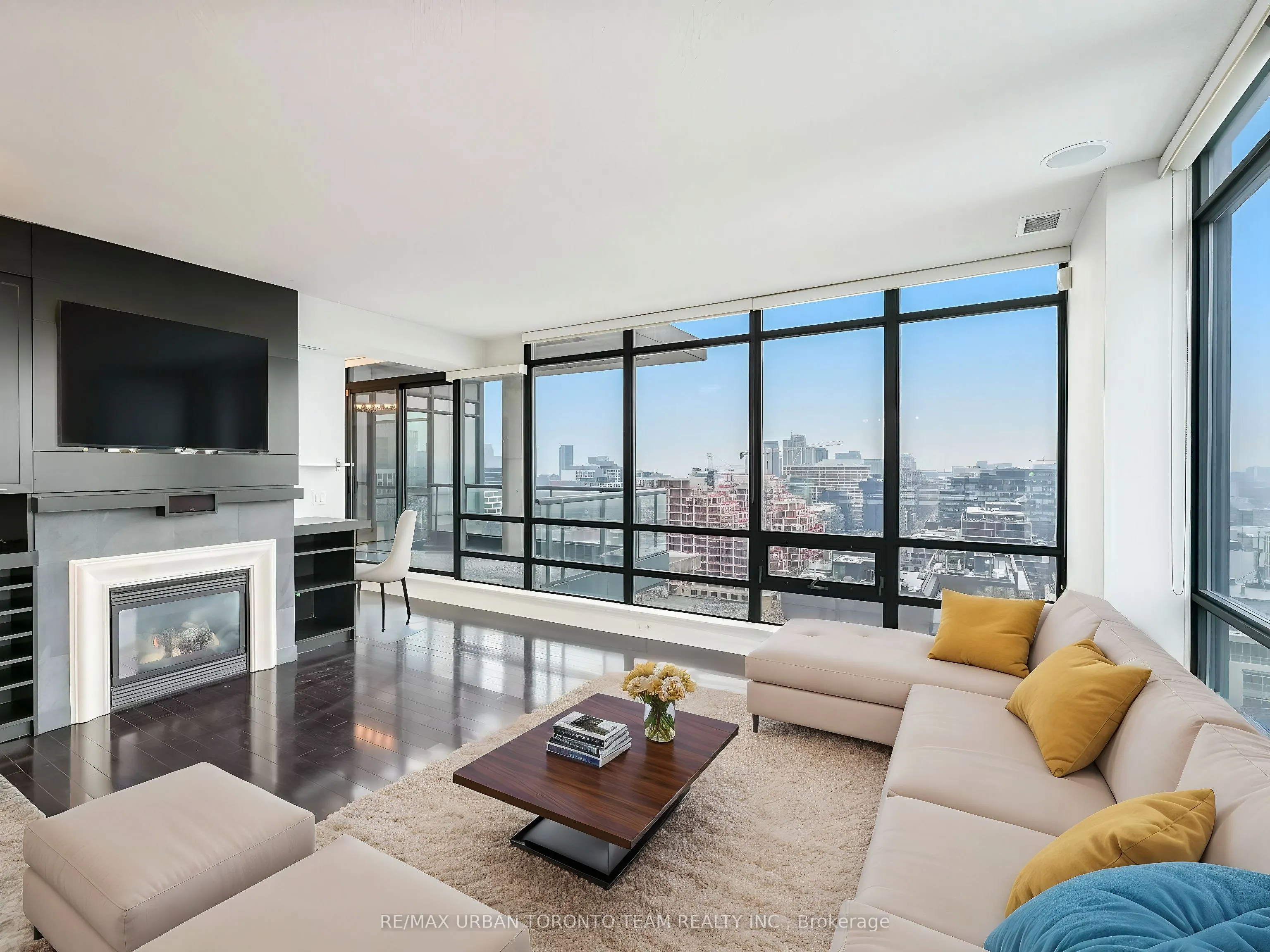438 King Street W, #Ph03