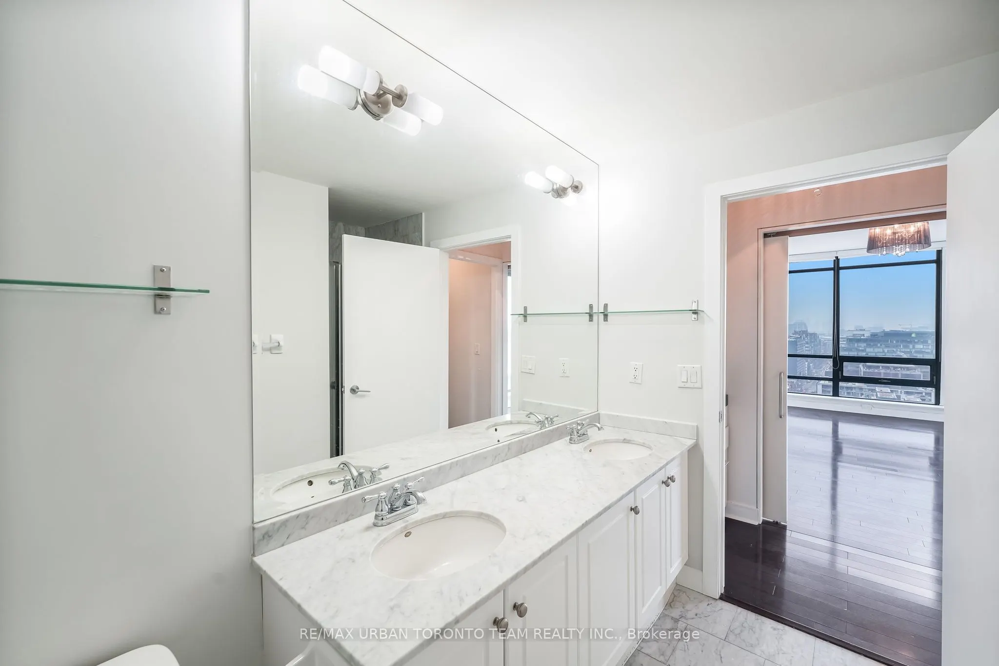 438 King Street W, #Ph03