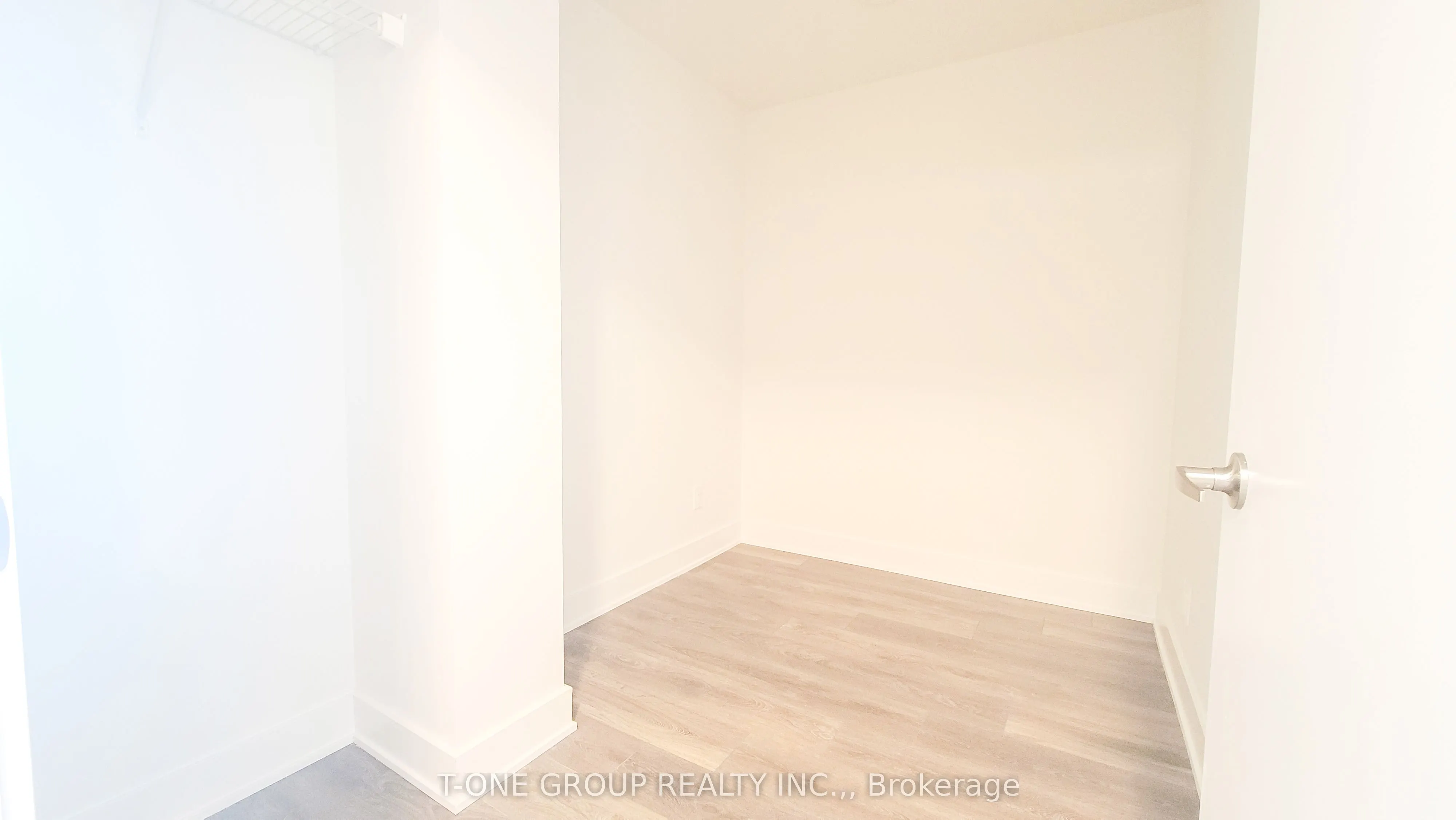 188 FAIRVIEW MALL Drive #516