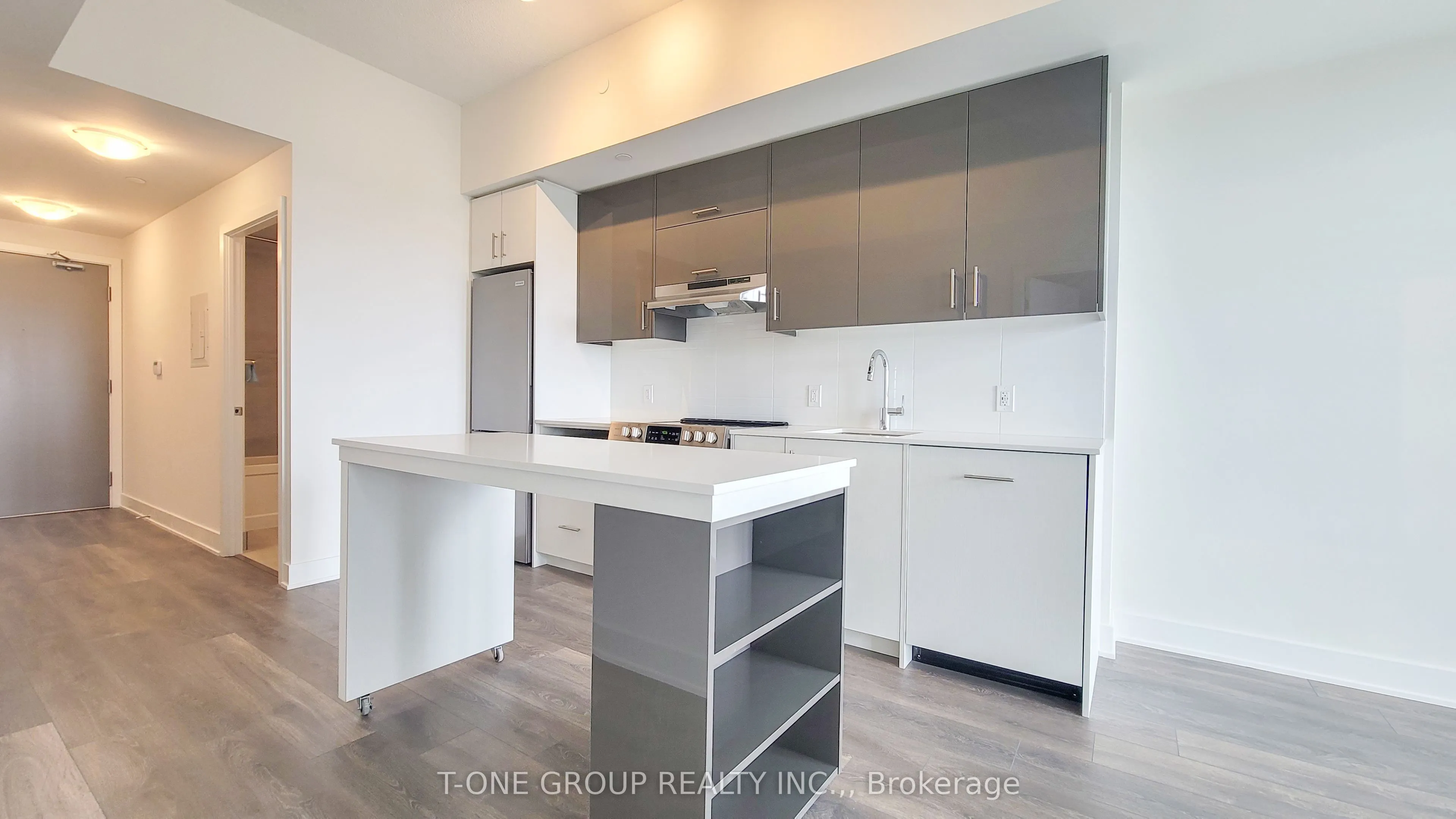 188 FAIRVIEW MALL Drive #516