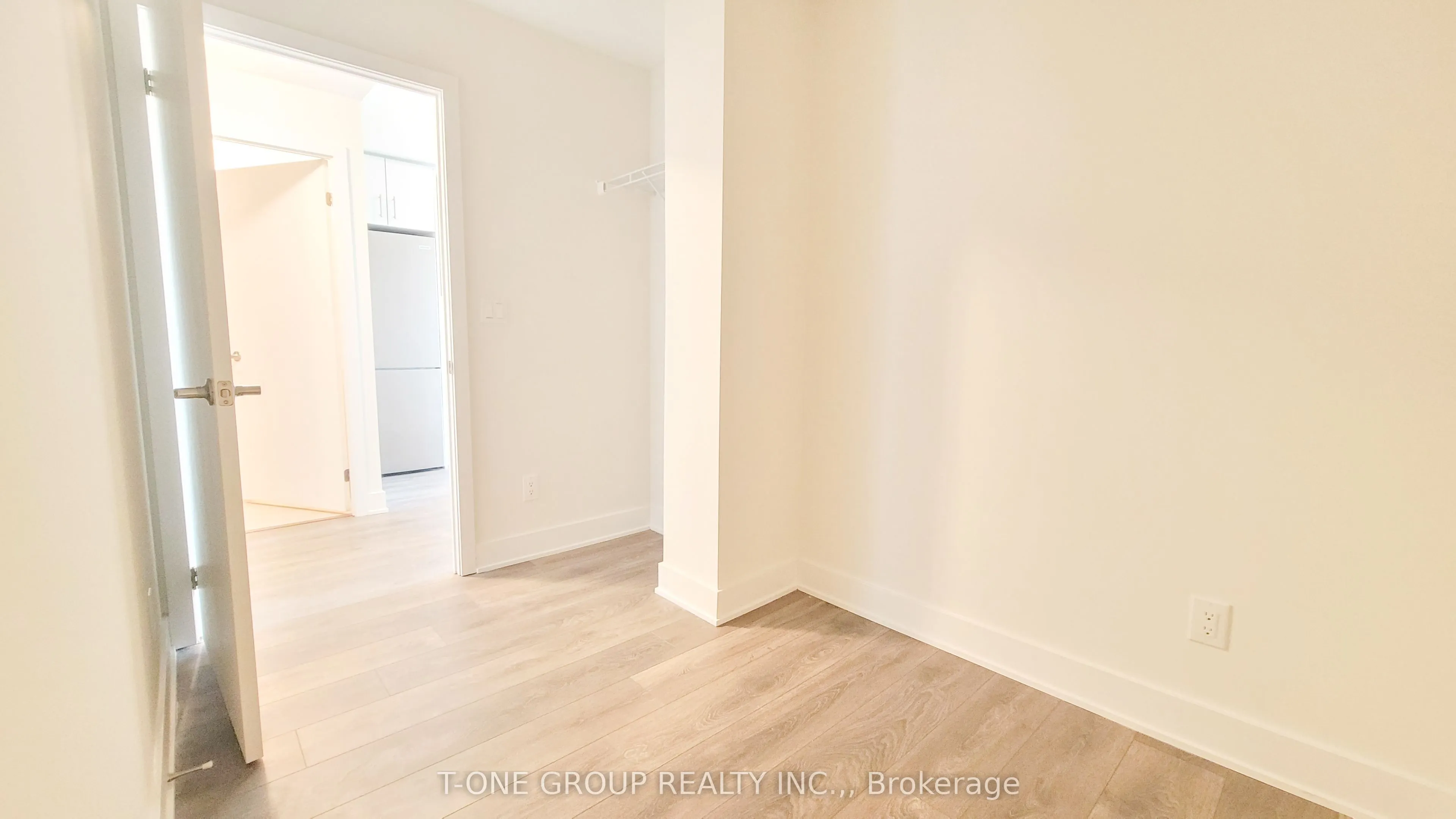 188 FAIRVIEW MALL Drive #516