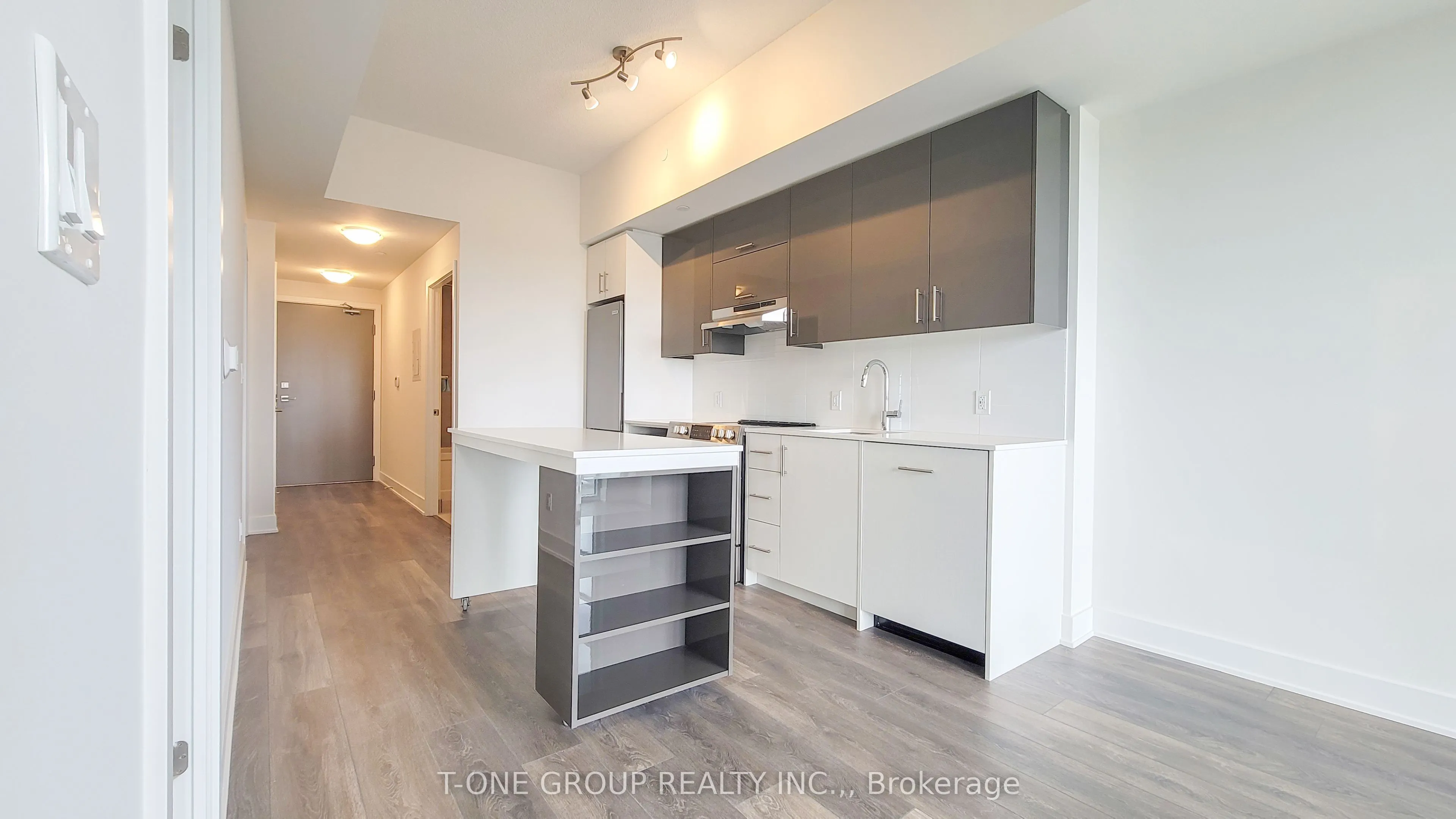 188 FAIRVIEW MALL Drive #516