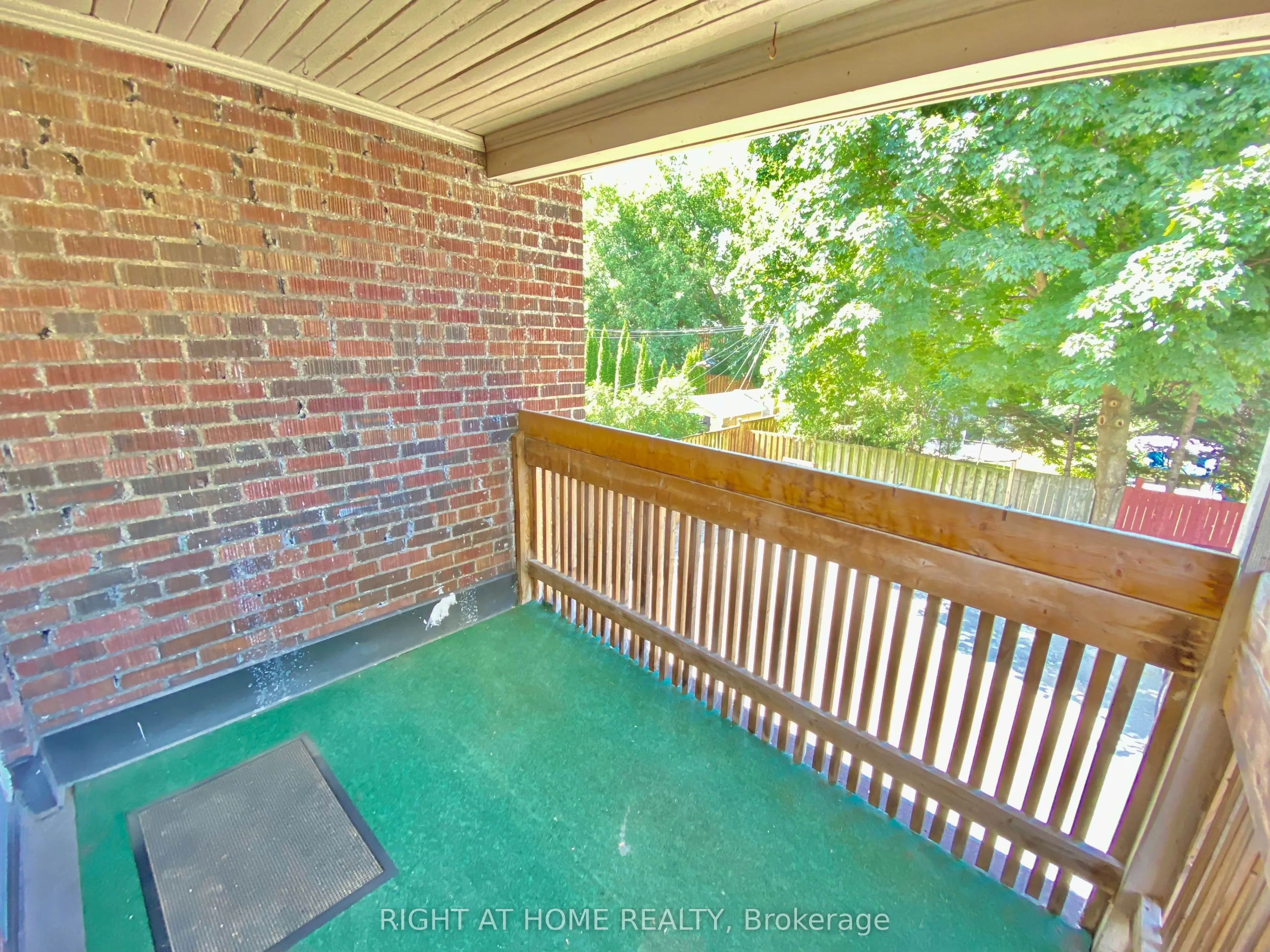 1196 Avenue Road