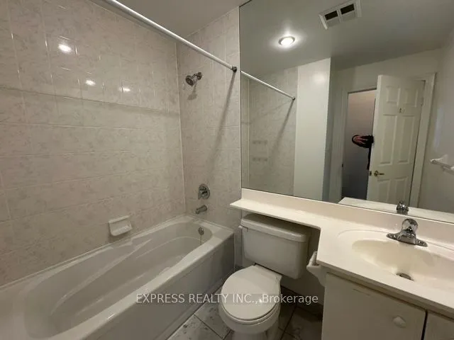 168 Simcoe Street, #1122