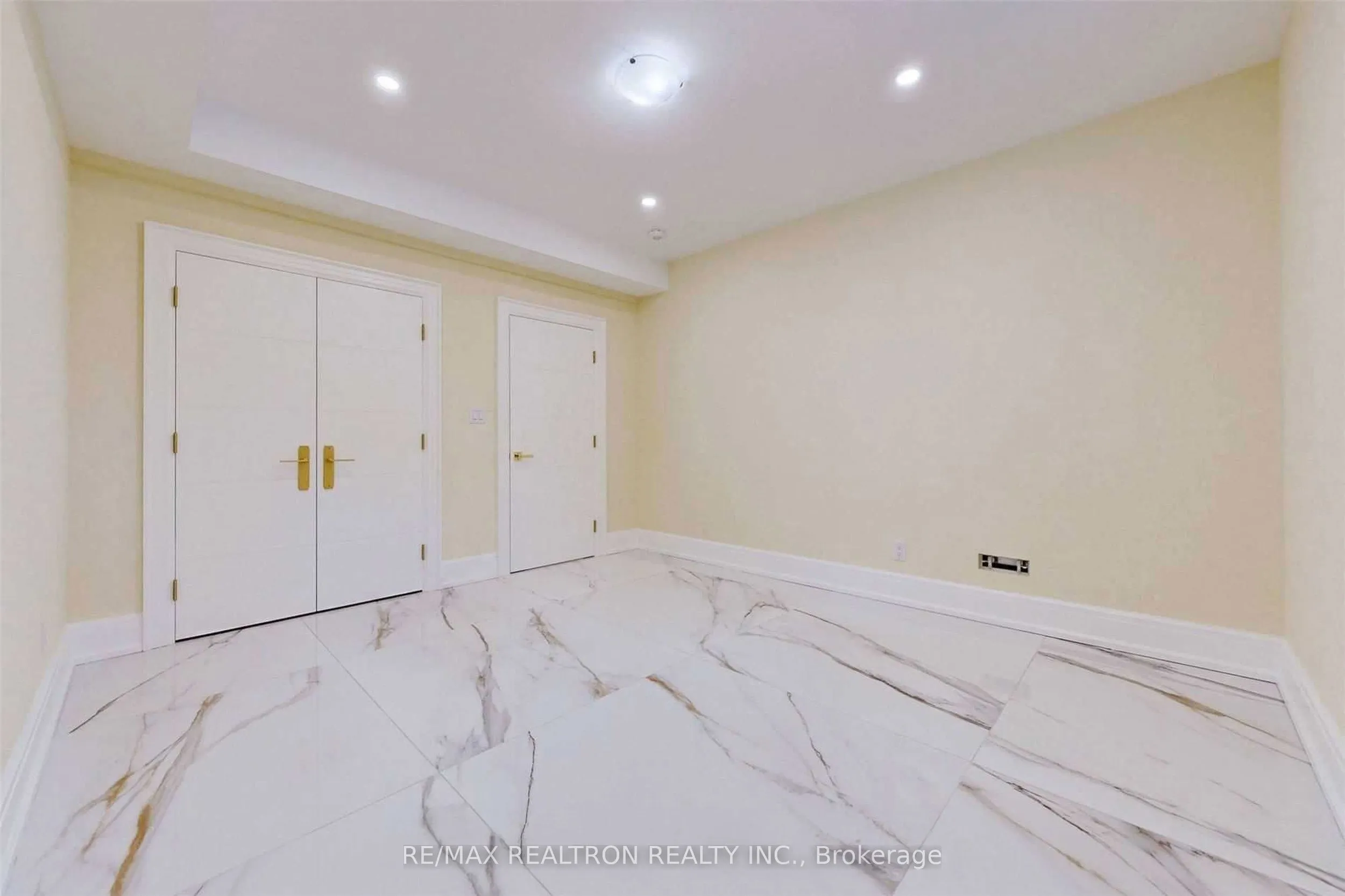 10 Jocelyn Crescent