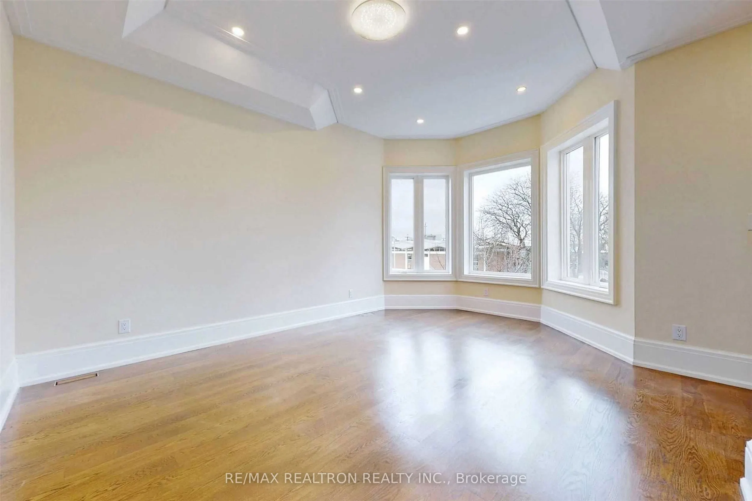 10 Jocelyn Crescent