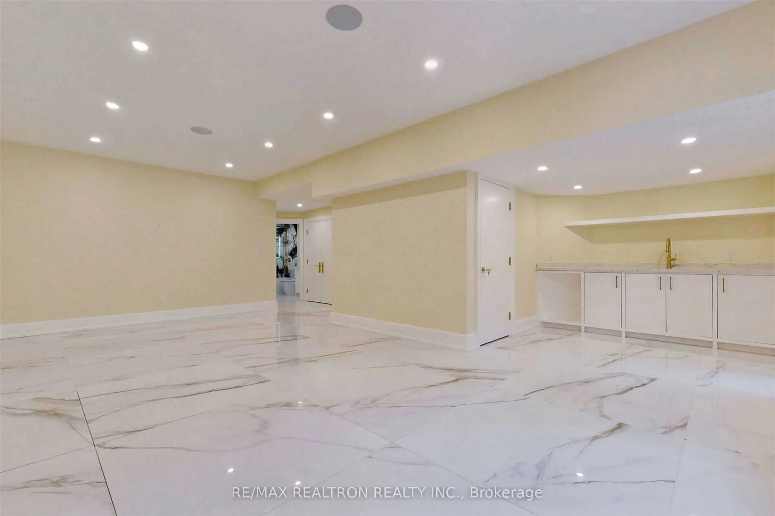 10 Jocelyn Crescent