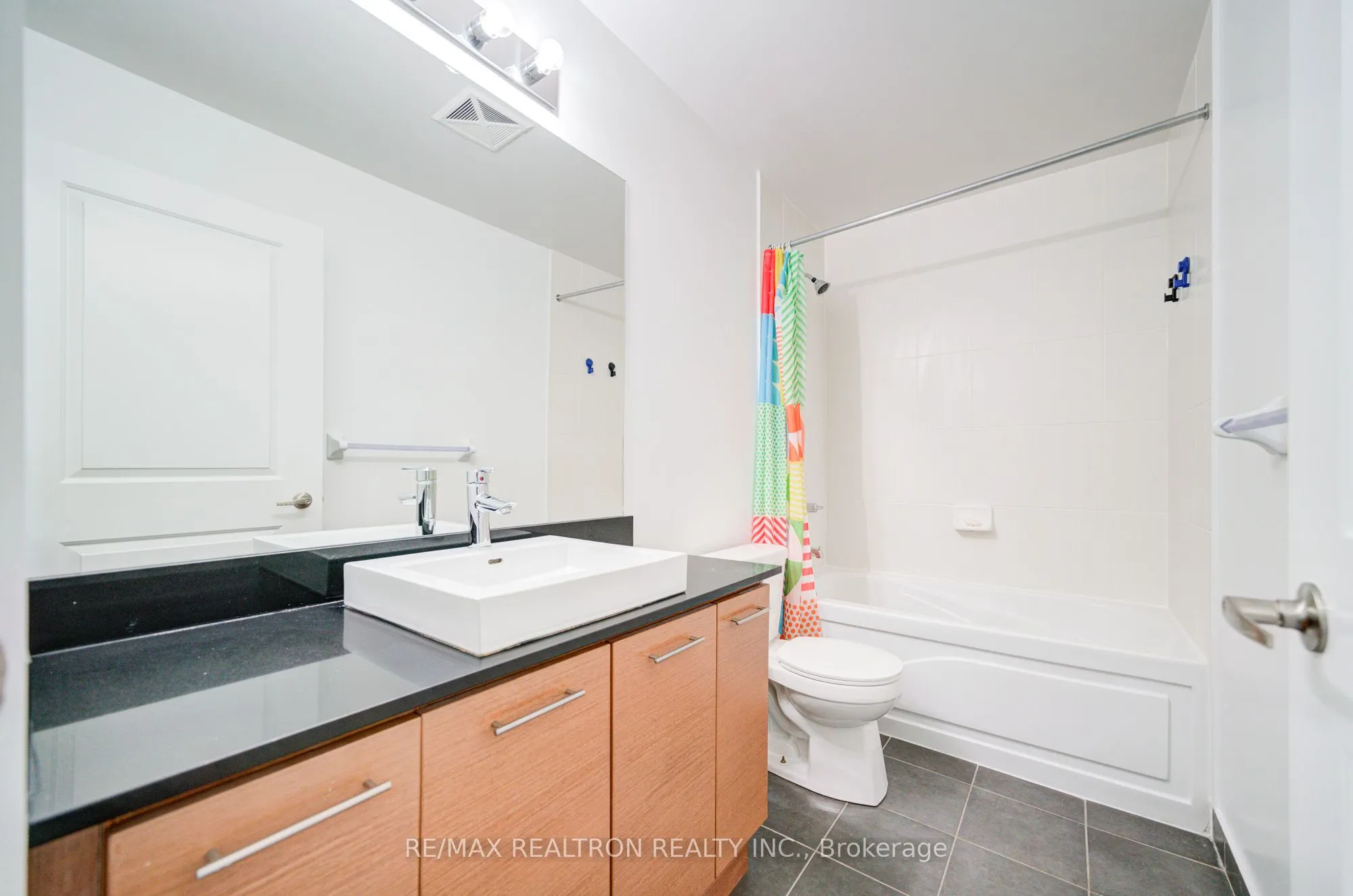 26 Norton Avenue, #Ph04