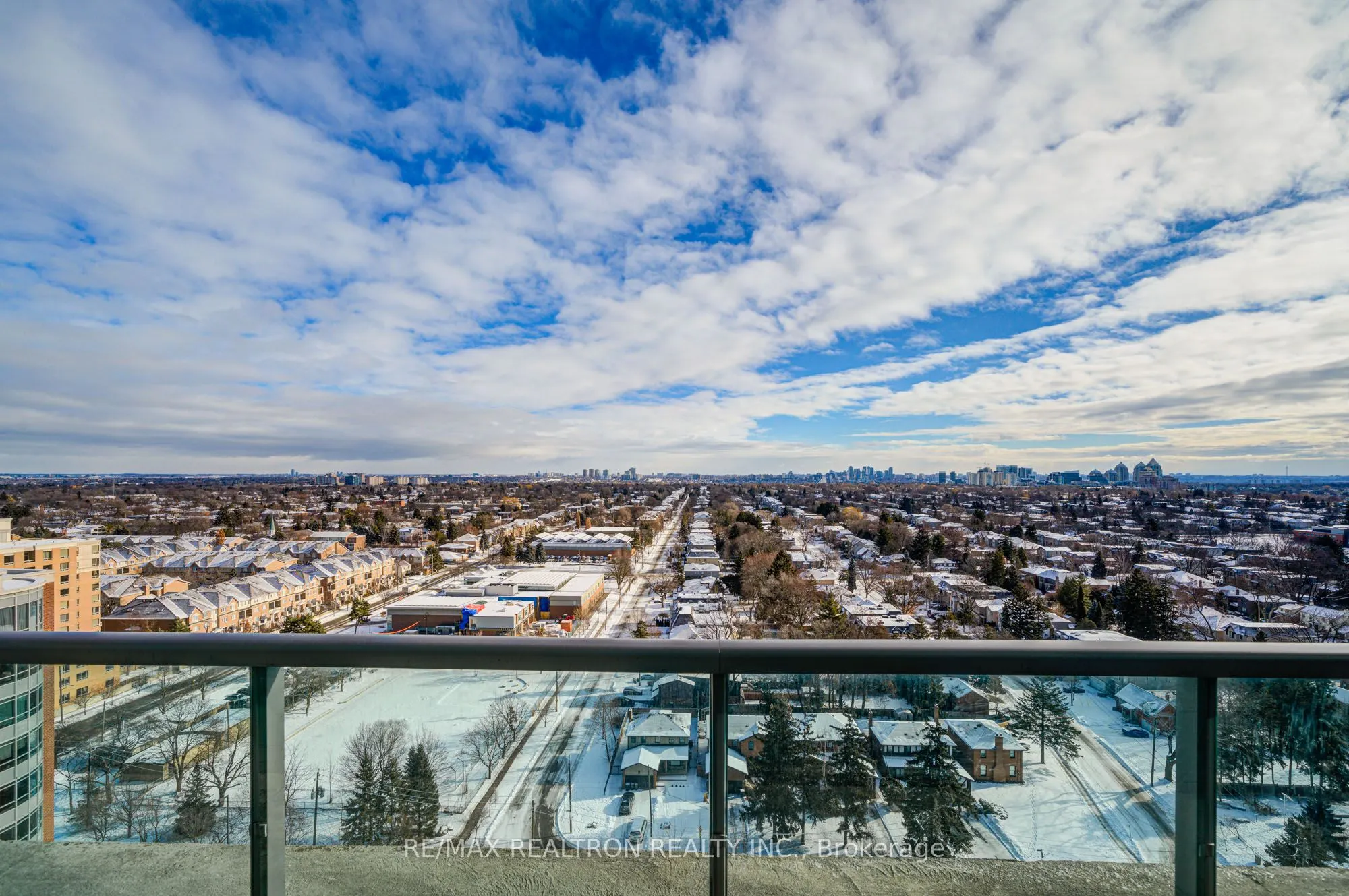 26 Norton Avenue, #Ph04