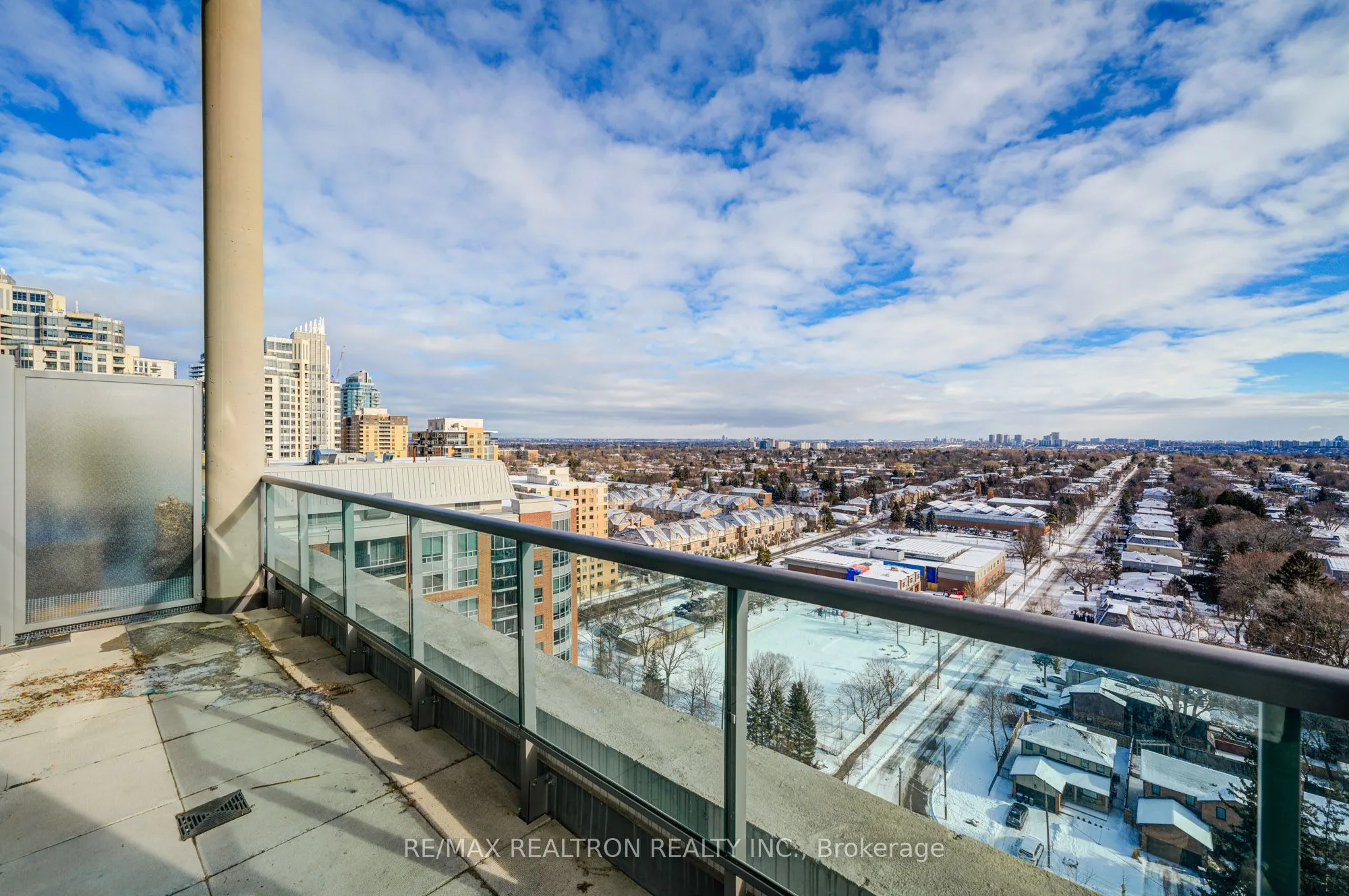 26 Norton Avenue, #Ph04
