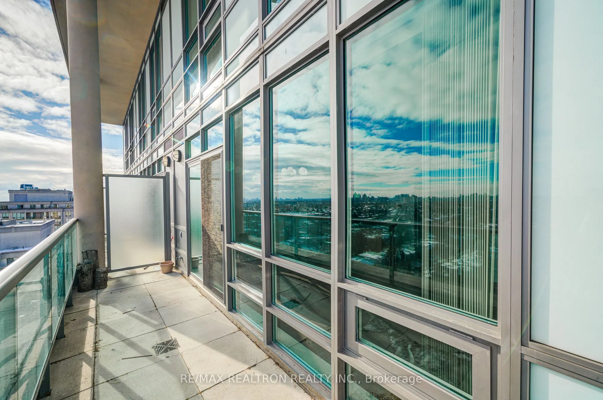 26 Norton Avenue, #Ph04