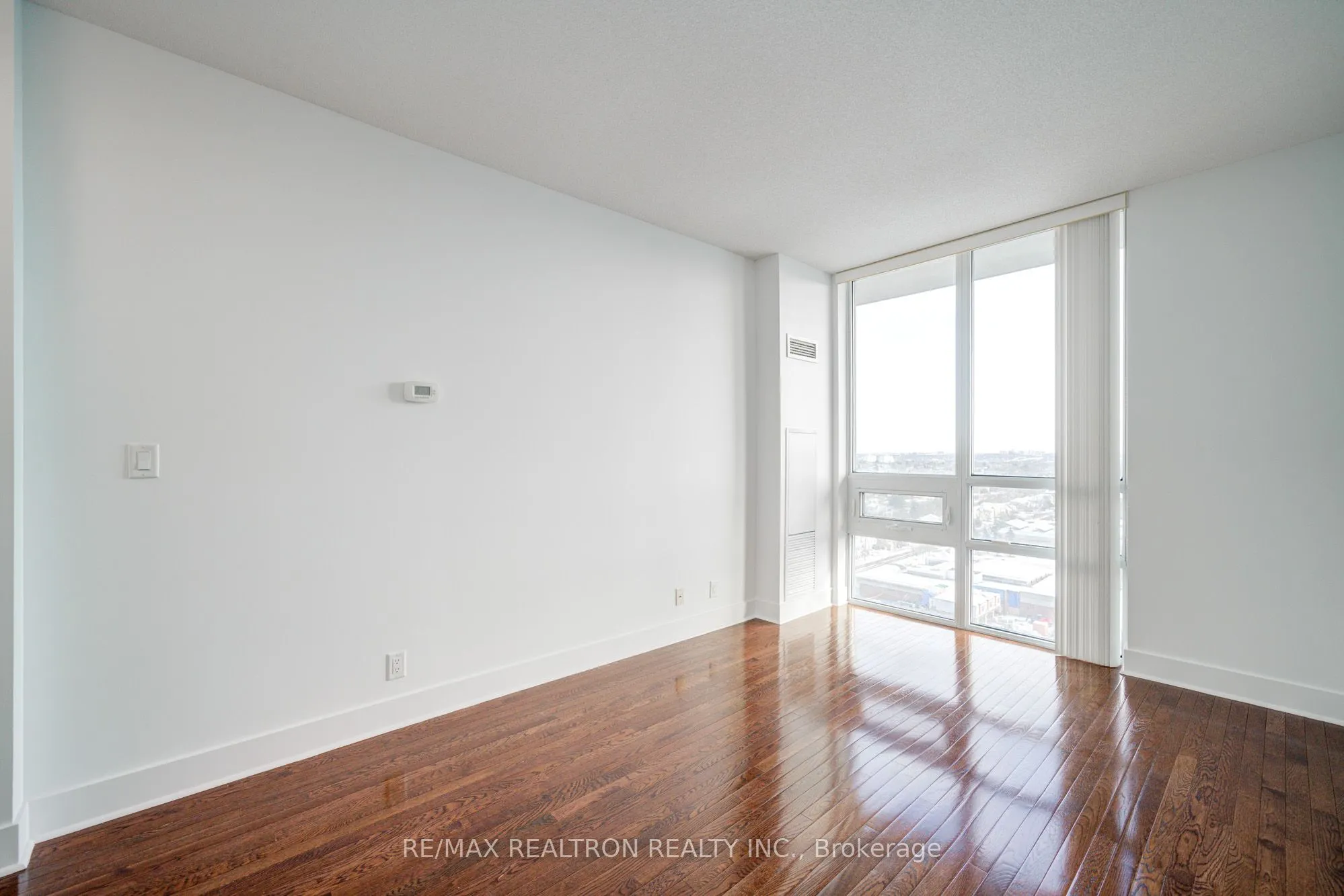 26 Norton Avenue, #Ph04