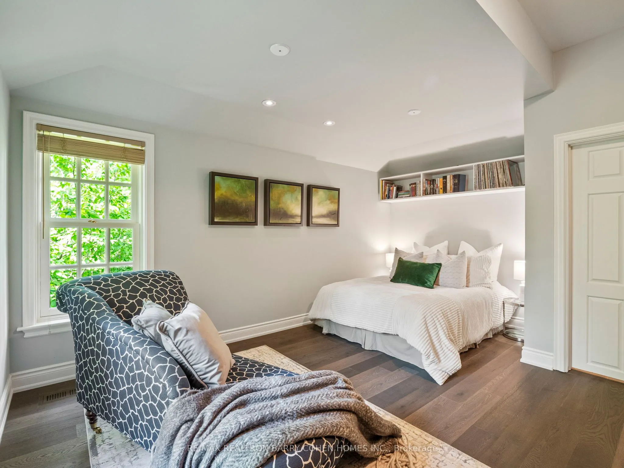 16 Clarendon Avenue