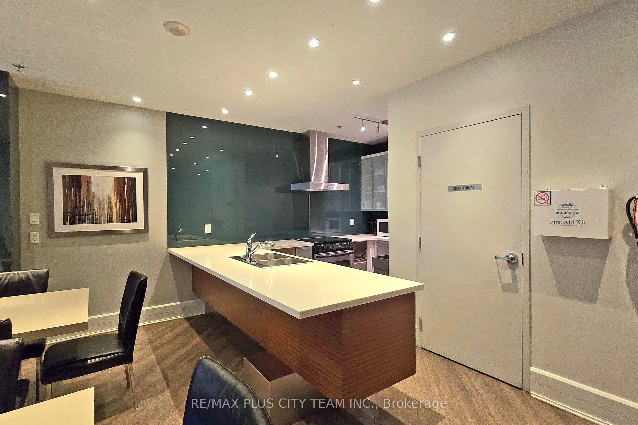 111 Elizabeth Street, #308