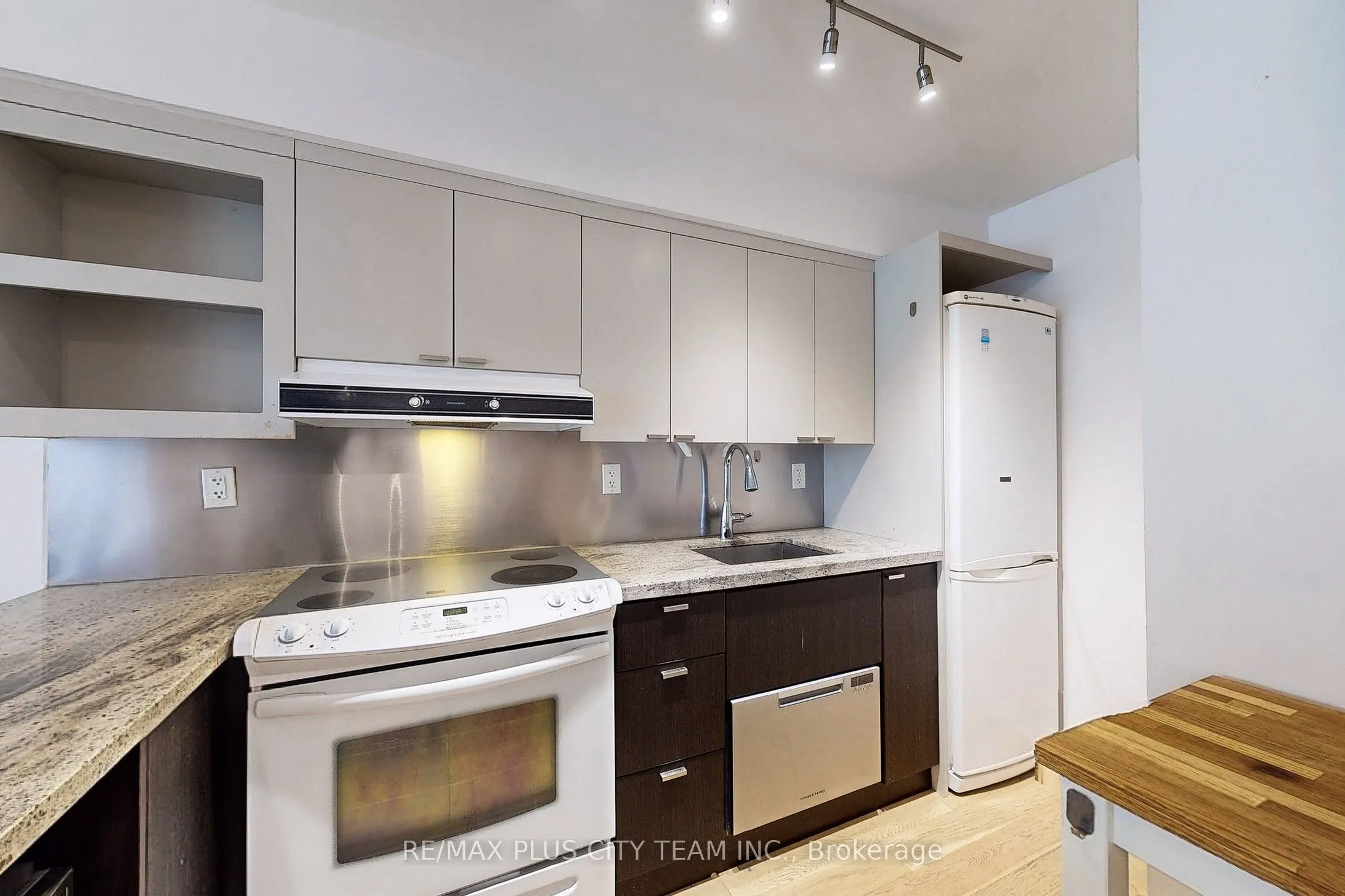 111 Elizabeth Street, #308