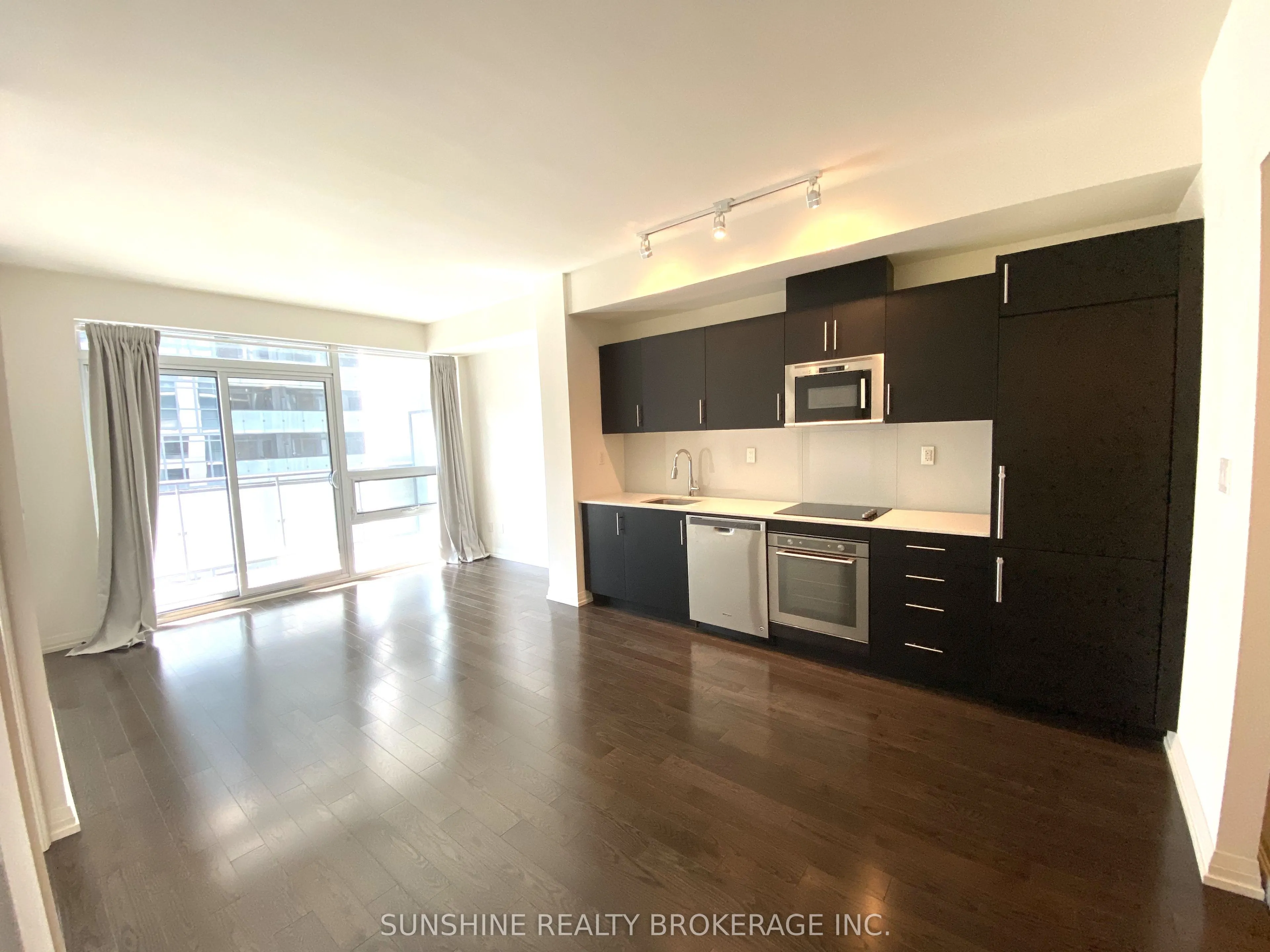 460 Adelaide Street E #518