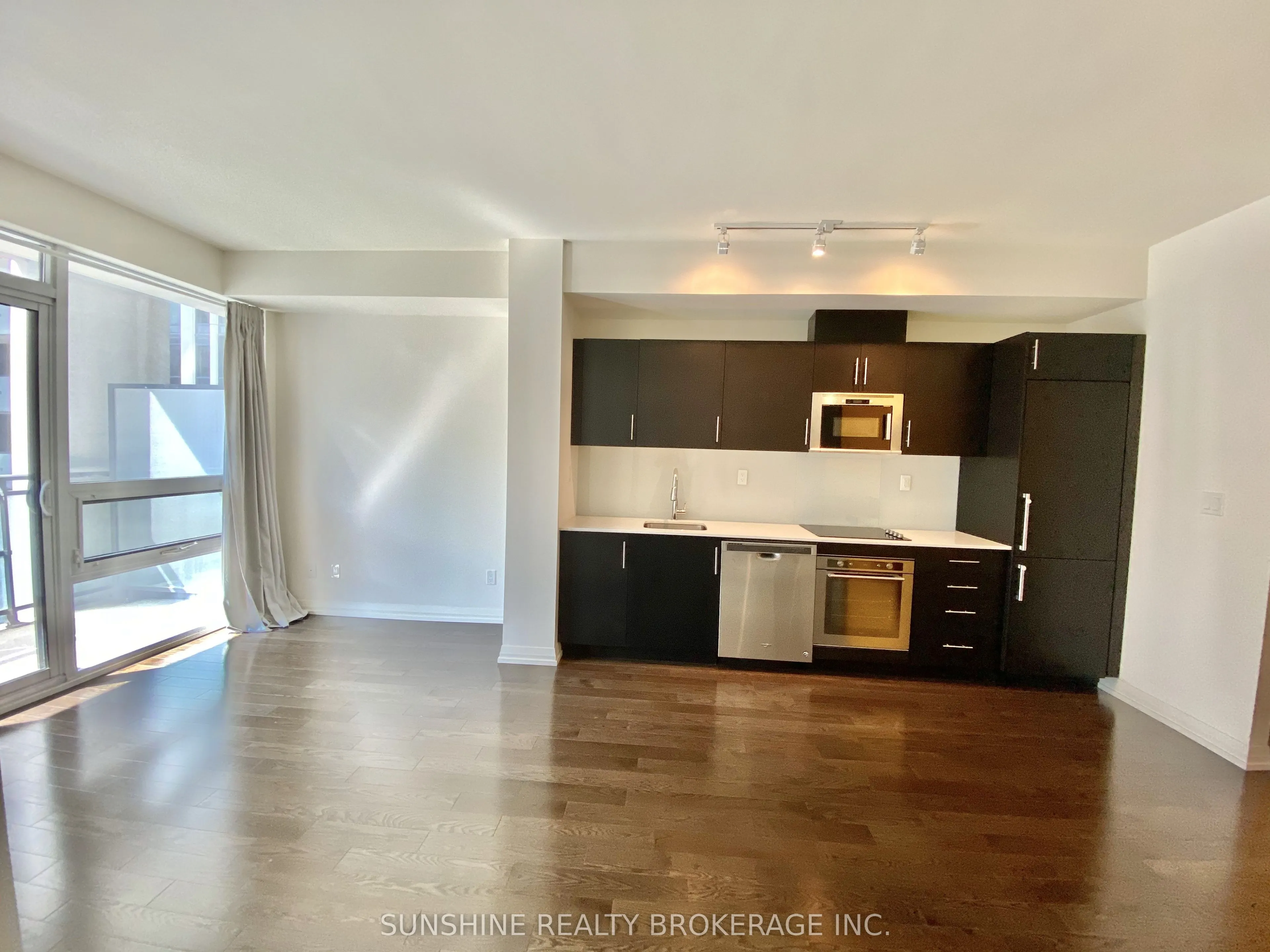 460 Adelaide Street E #518