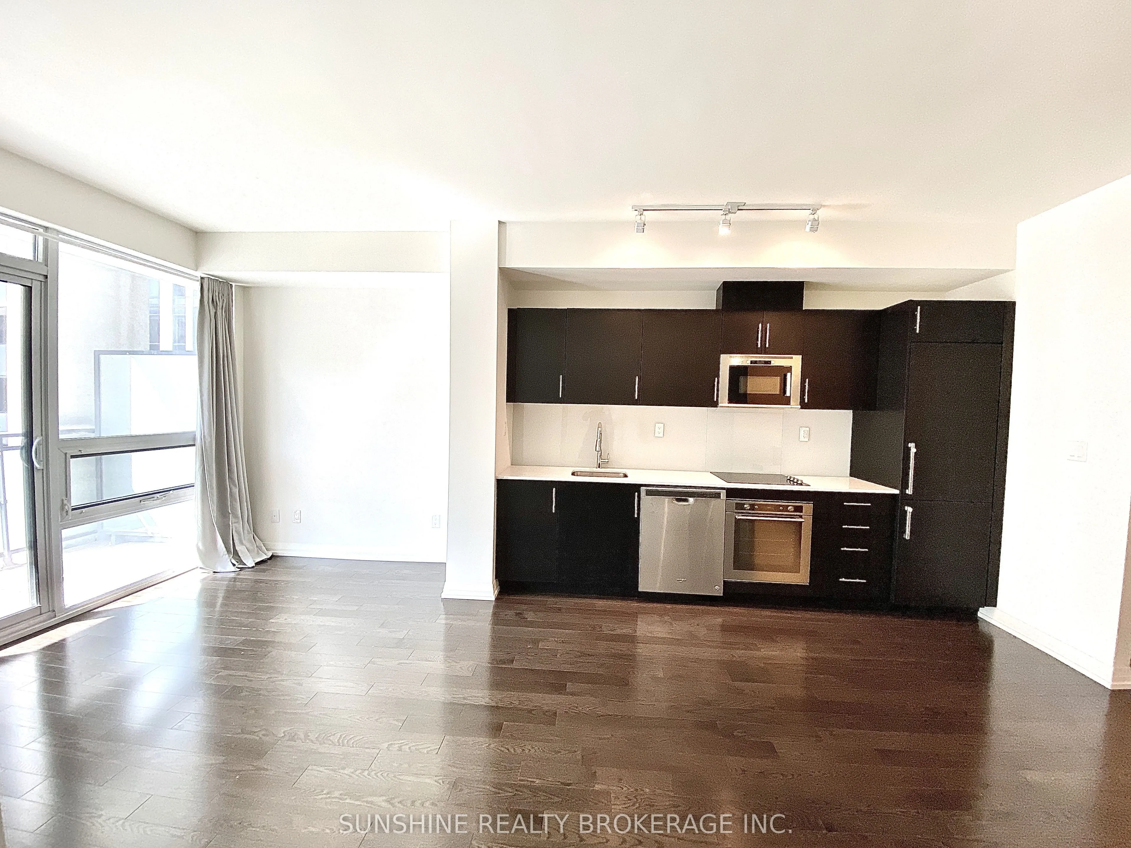 460 Adelaide Street E #518