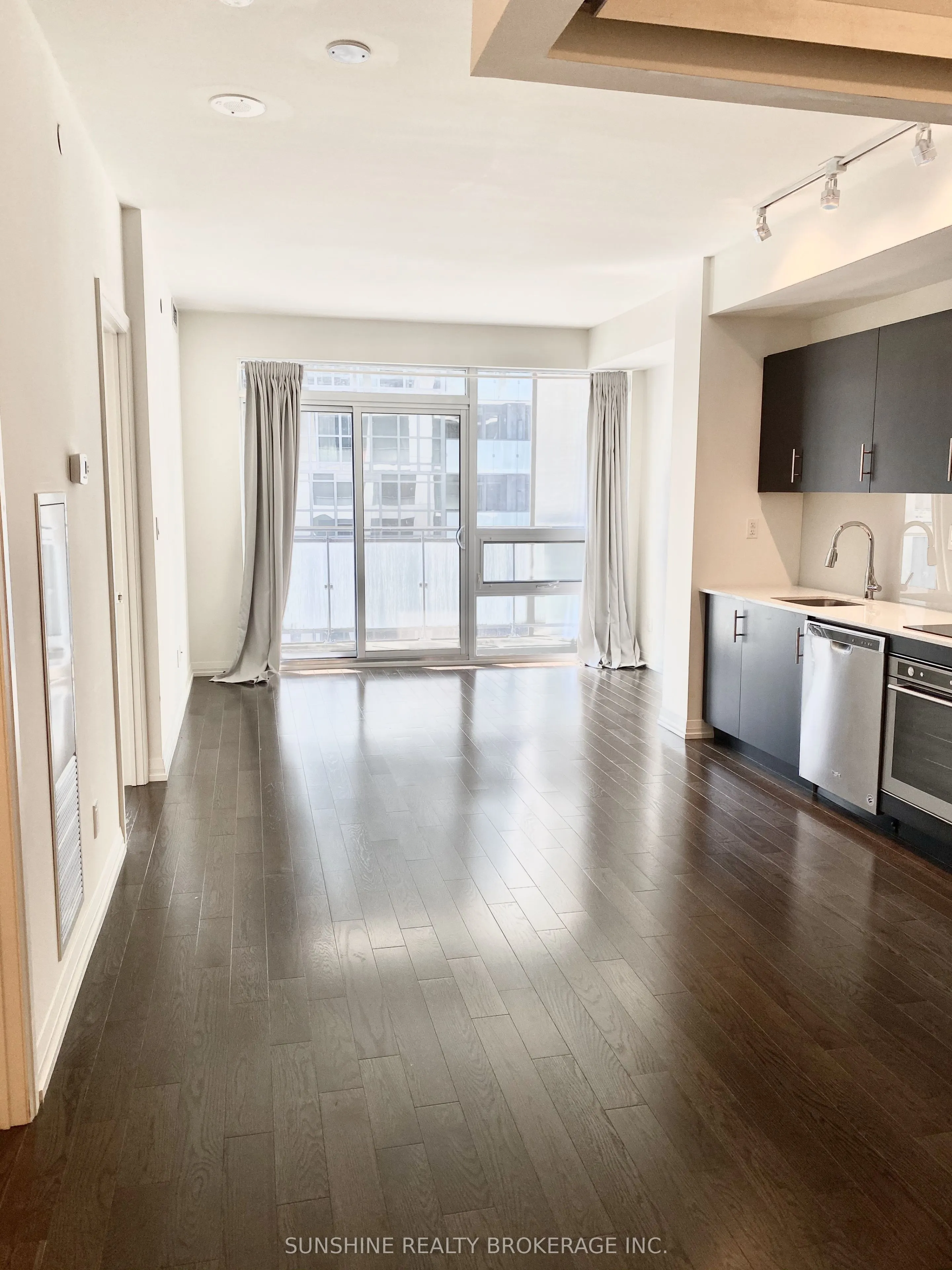 460 Adelaide Street E #518