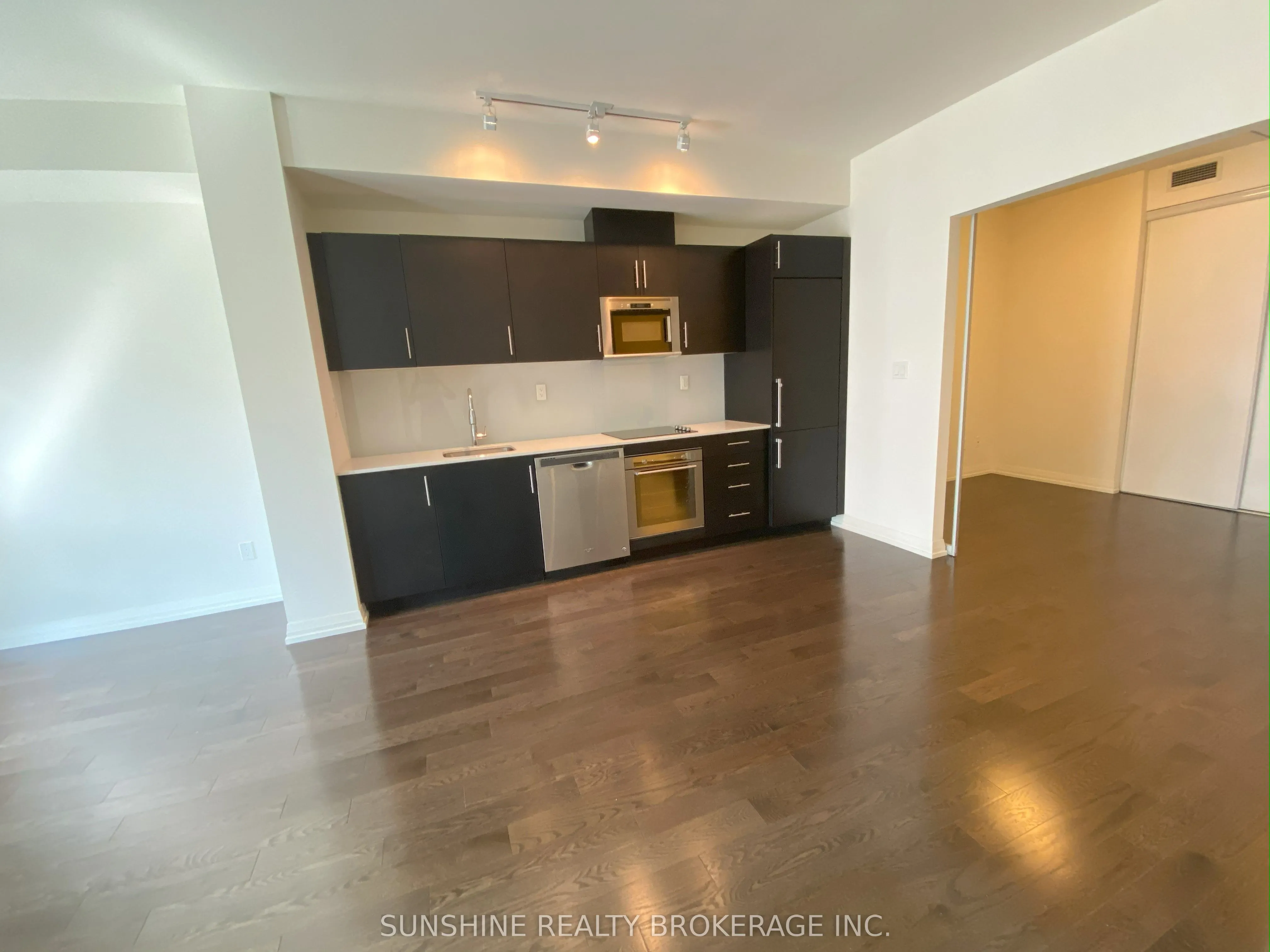 460 Adelaide Street E #518