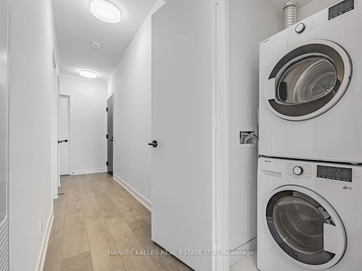 108 Peter Street, #3211