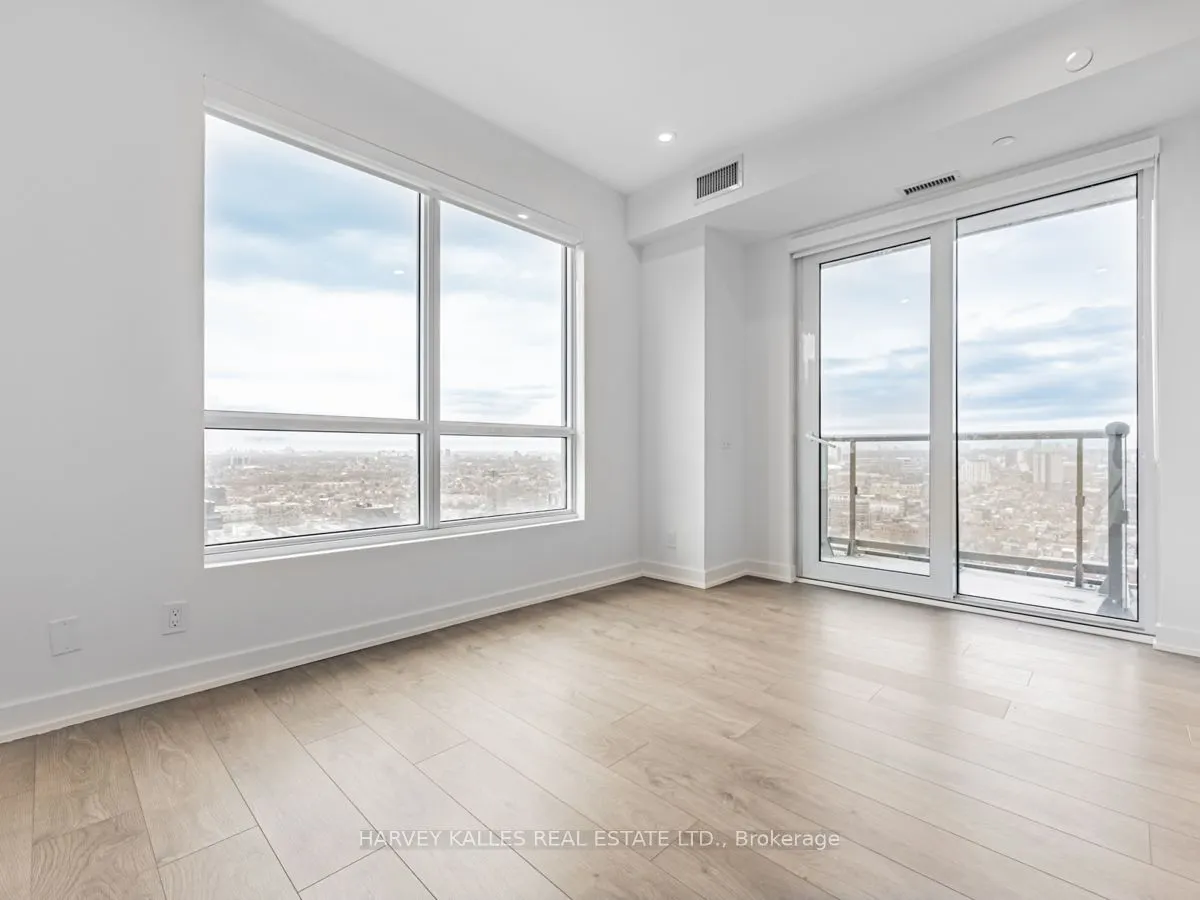 108 Peter Street, #3211