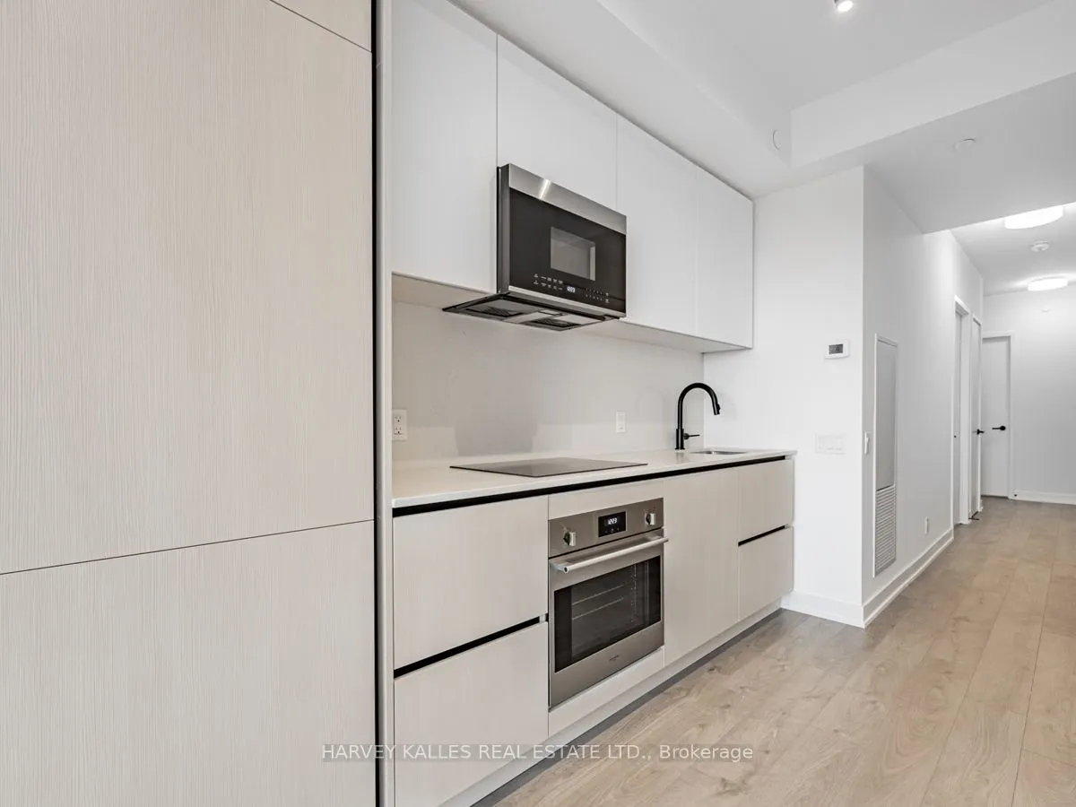 108 Peter Street, #3211