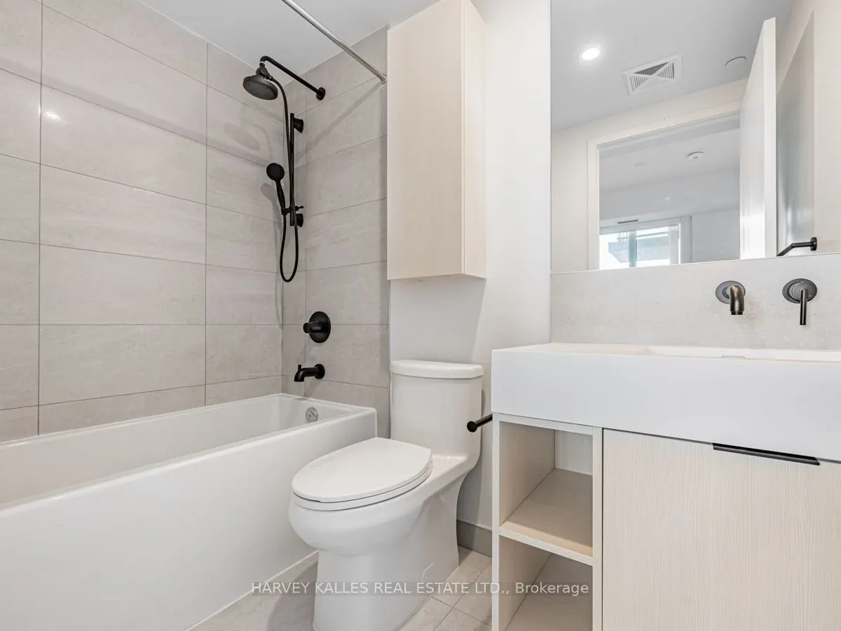108 Peter Street, #3211