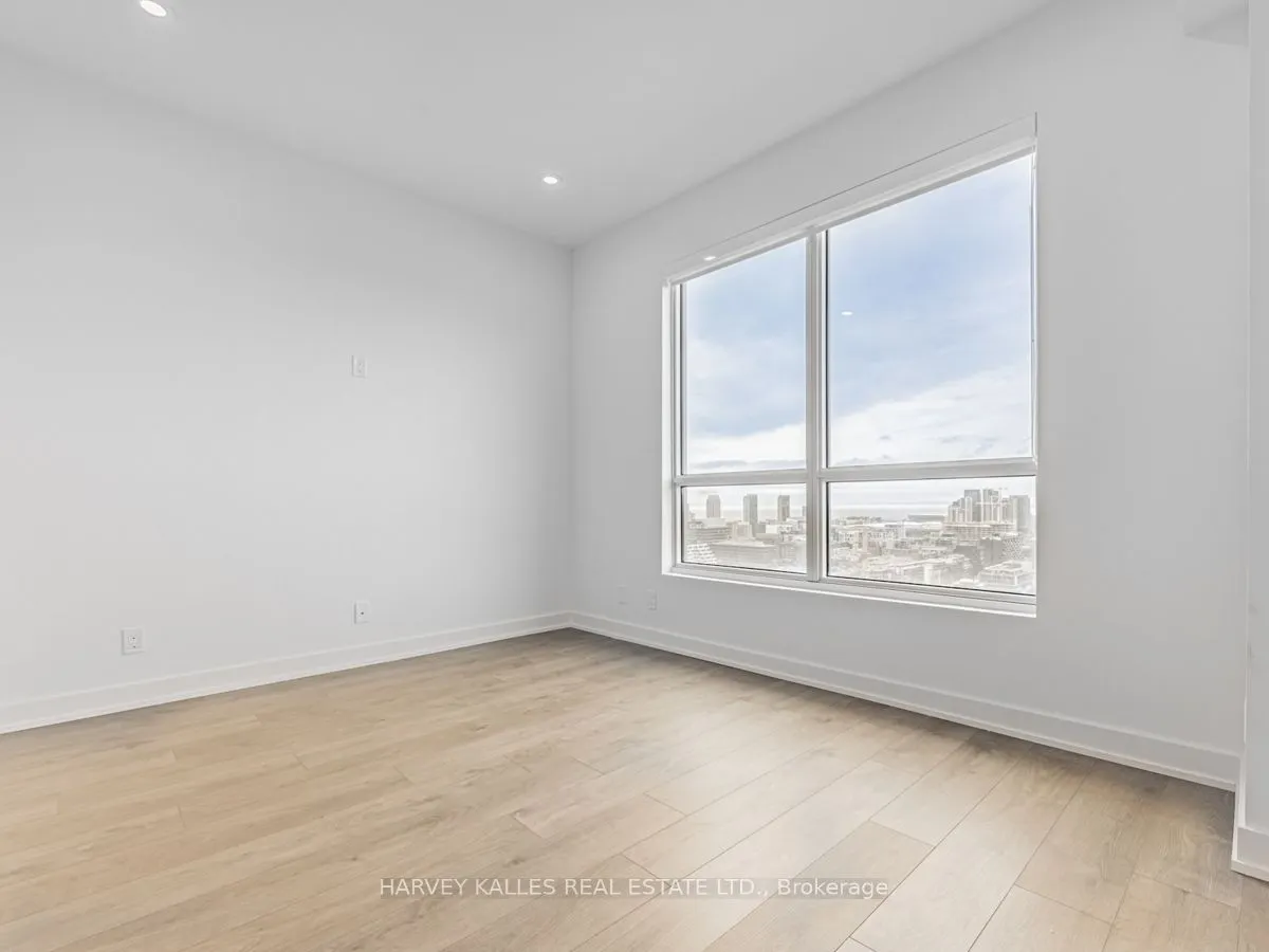 108 Peter Street, #3211
