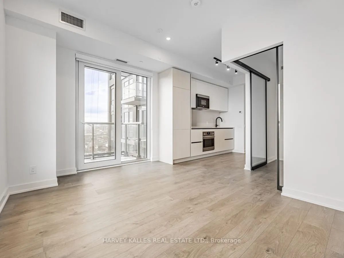 108 Peter Street, #3211