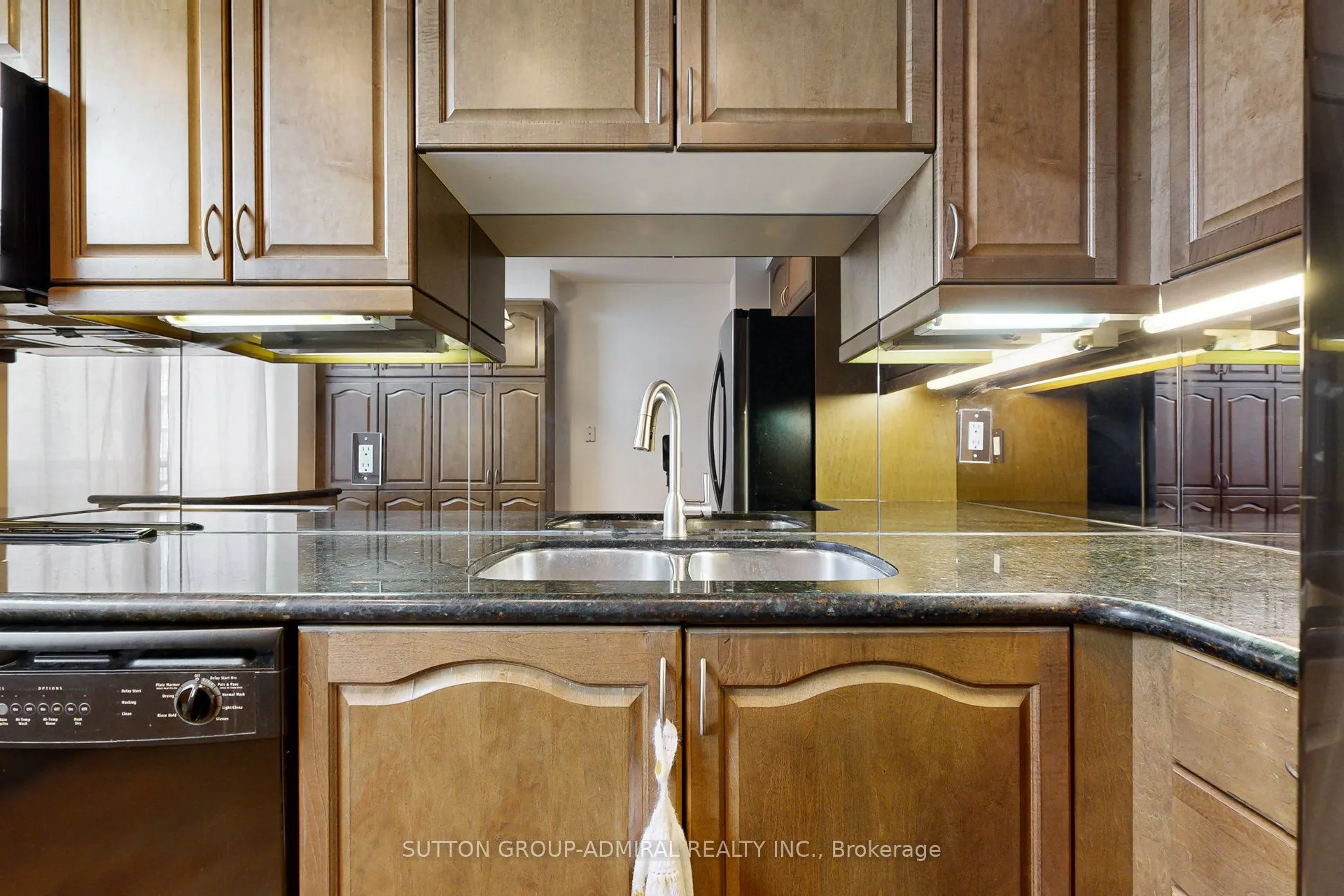 1101 Leslie Street, #1502