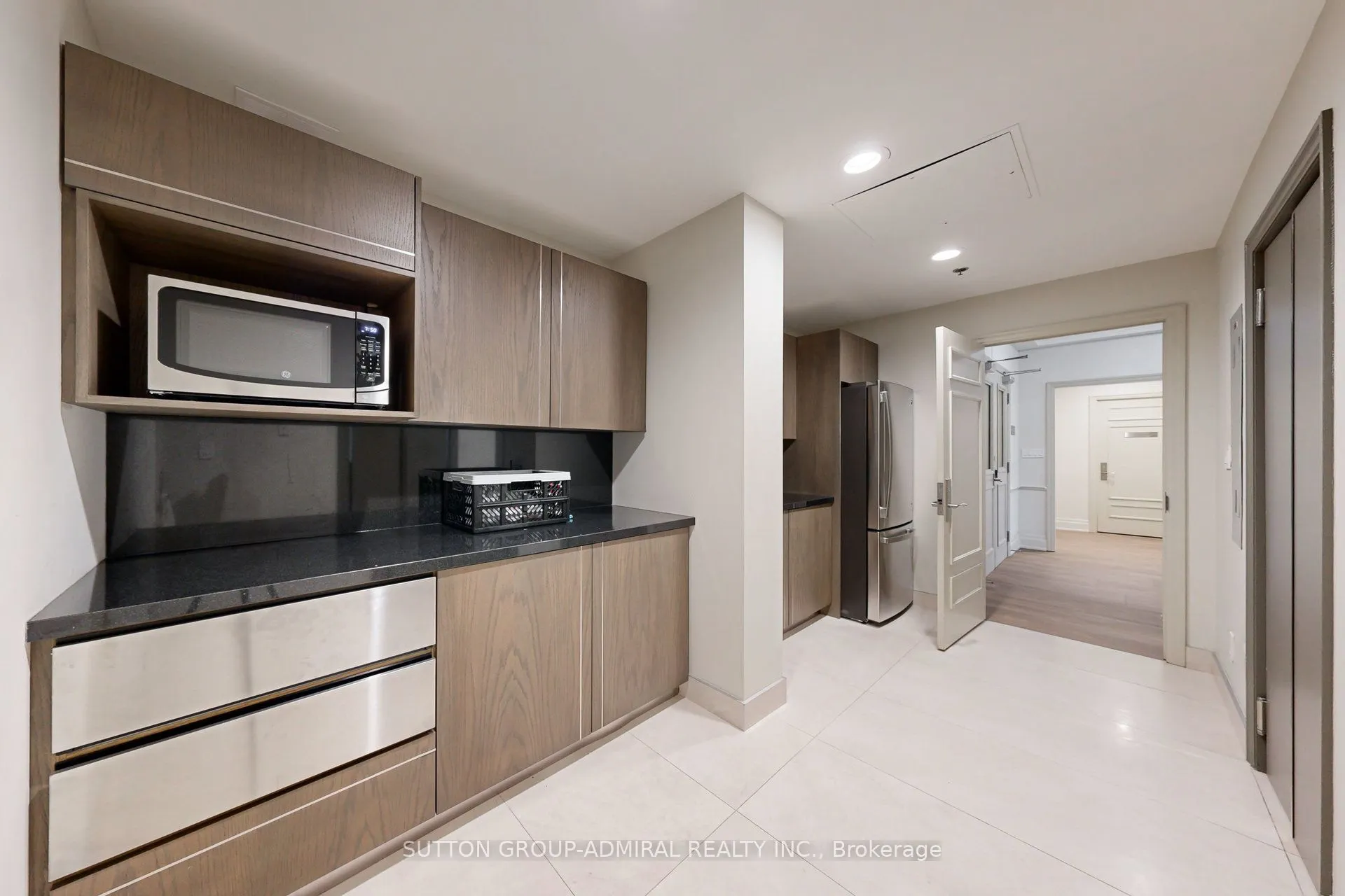 1101 Leslie Street, #1502