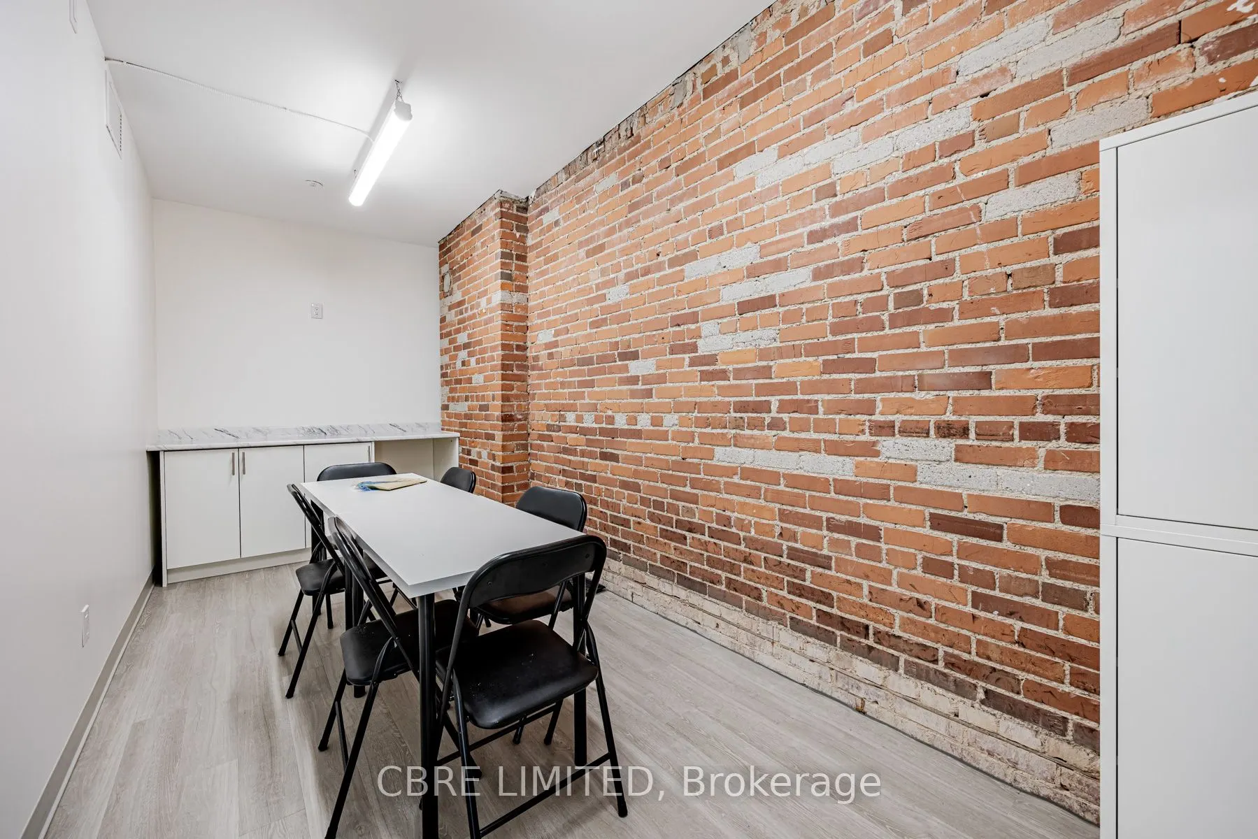 417 Spadina Road, #3 Floor