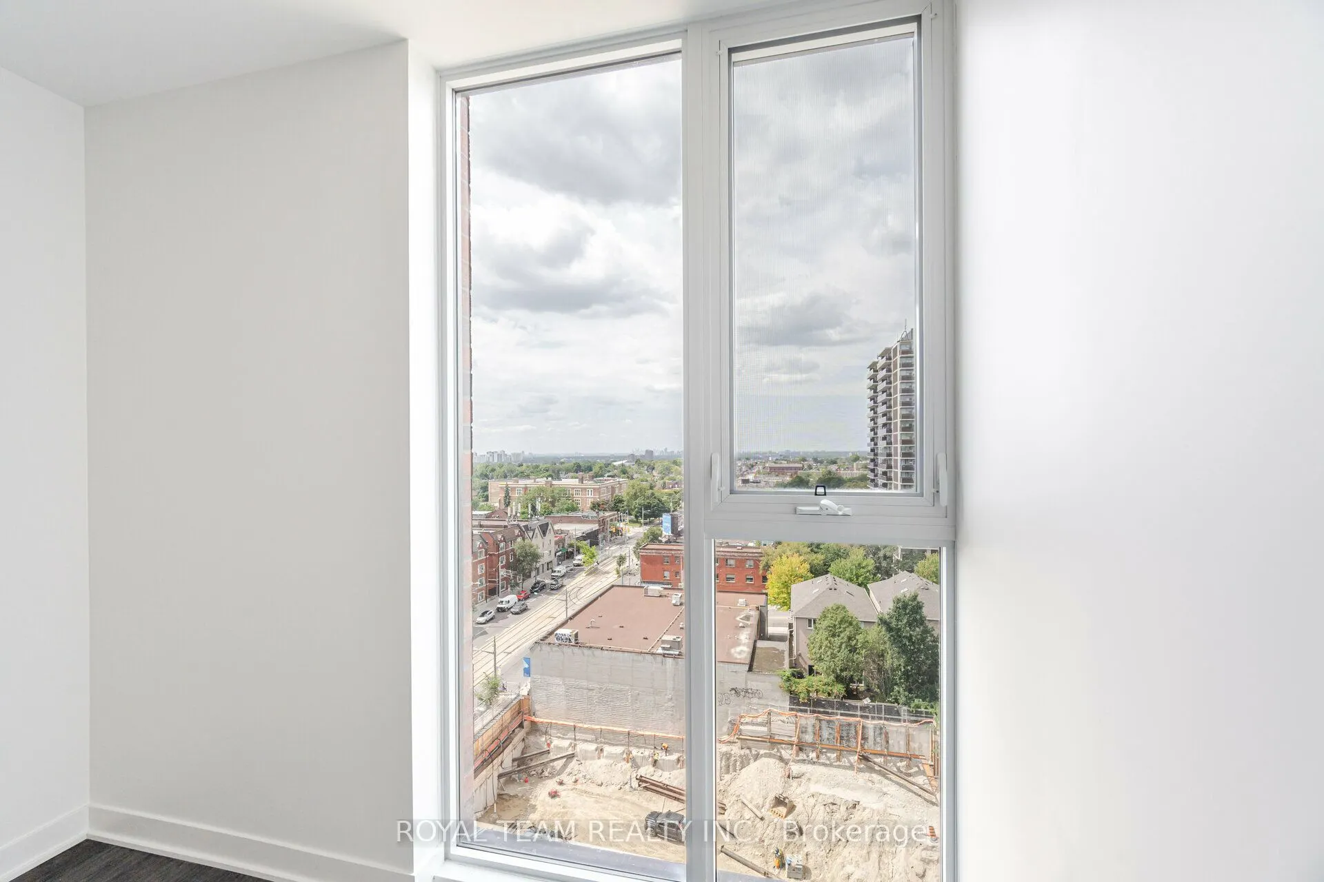 185 Alberta Avenue #1107
