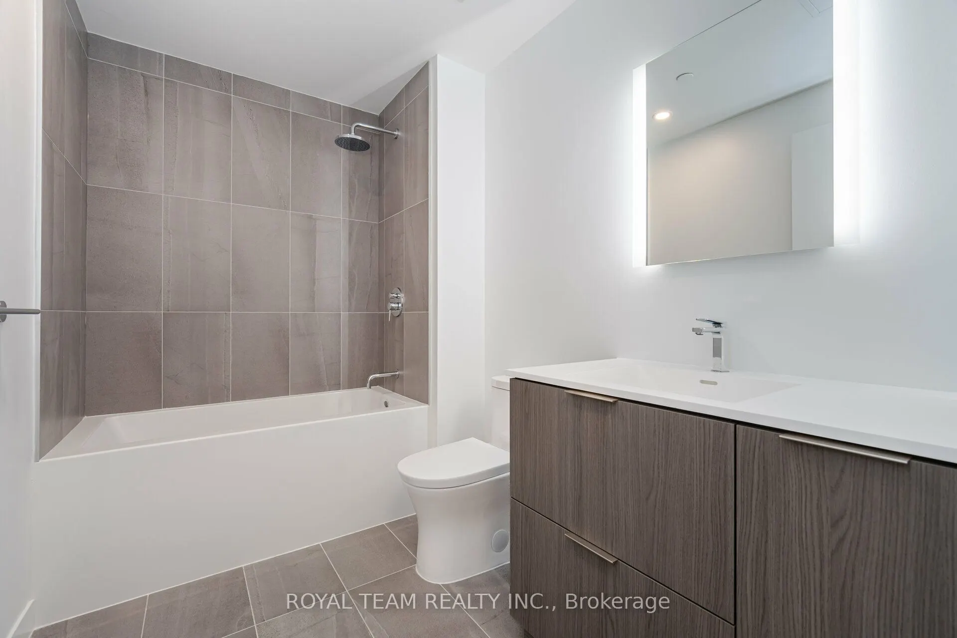 185 Alberta Avenue #1107