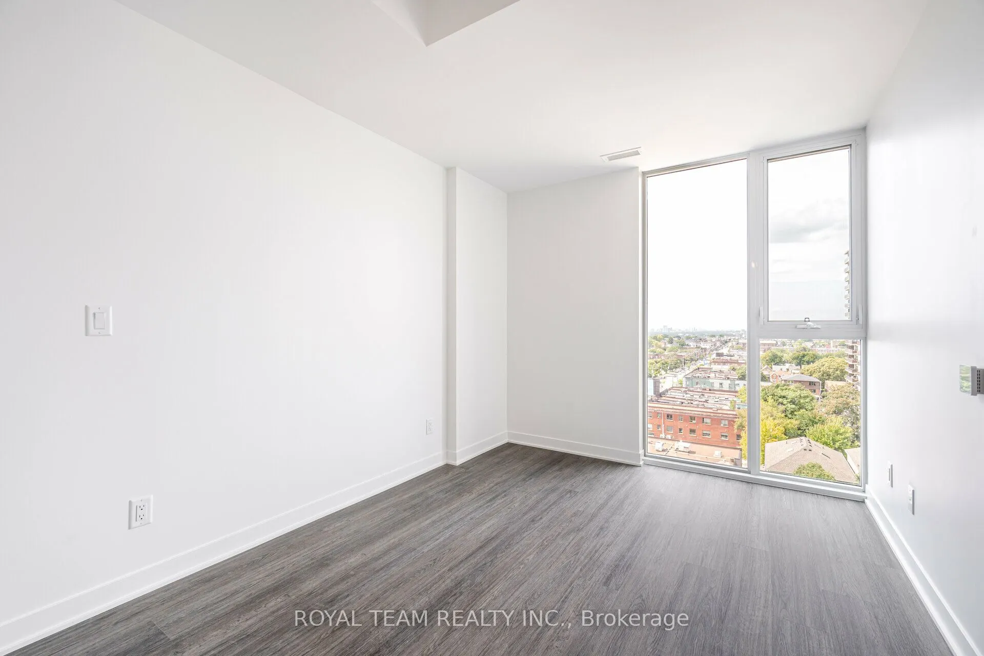 185 Alberta Avenue #1107