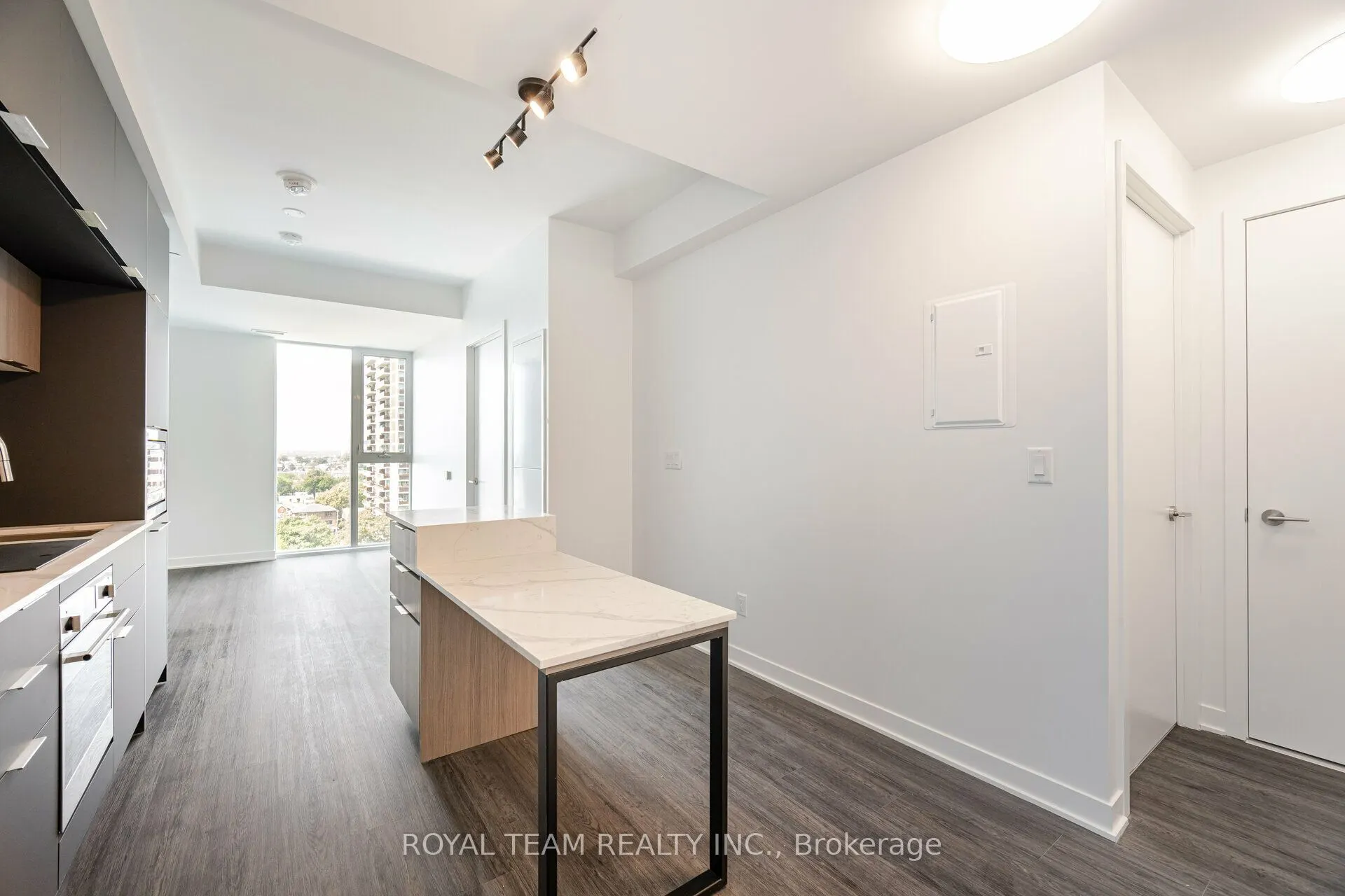 185 Alberta Avenue #1107