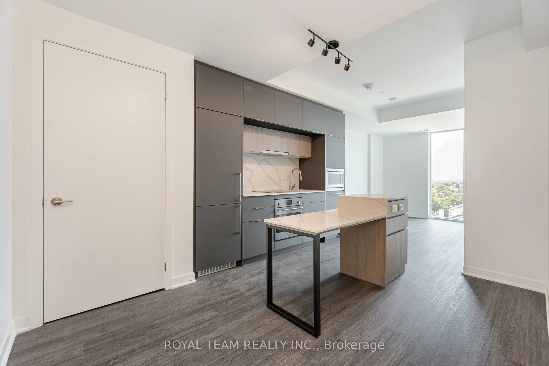 185 Alberta Avenue #1107