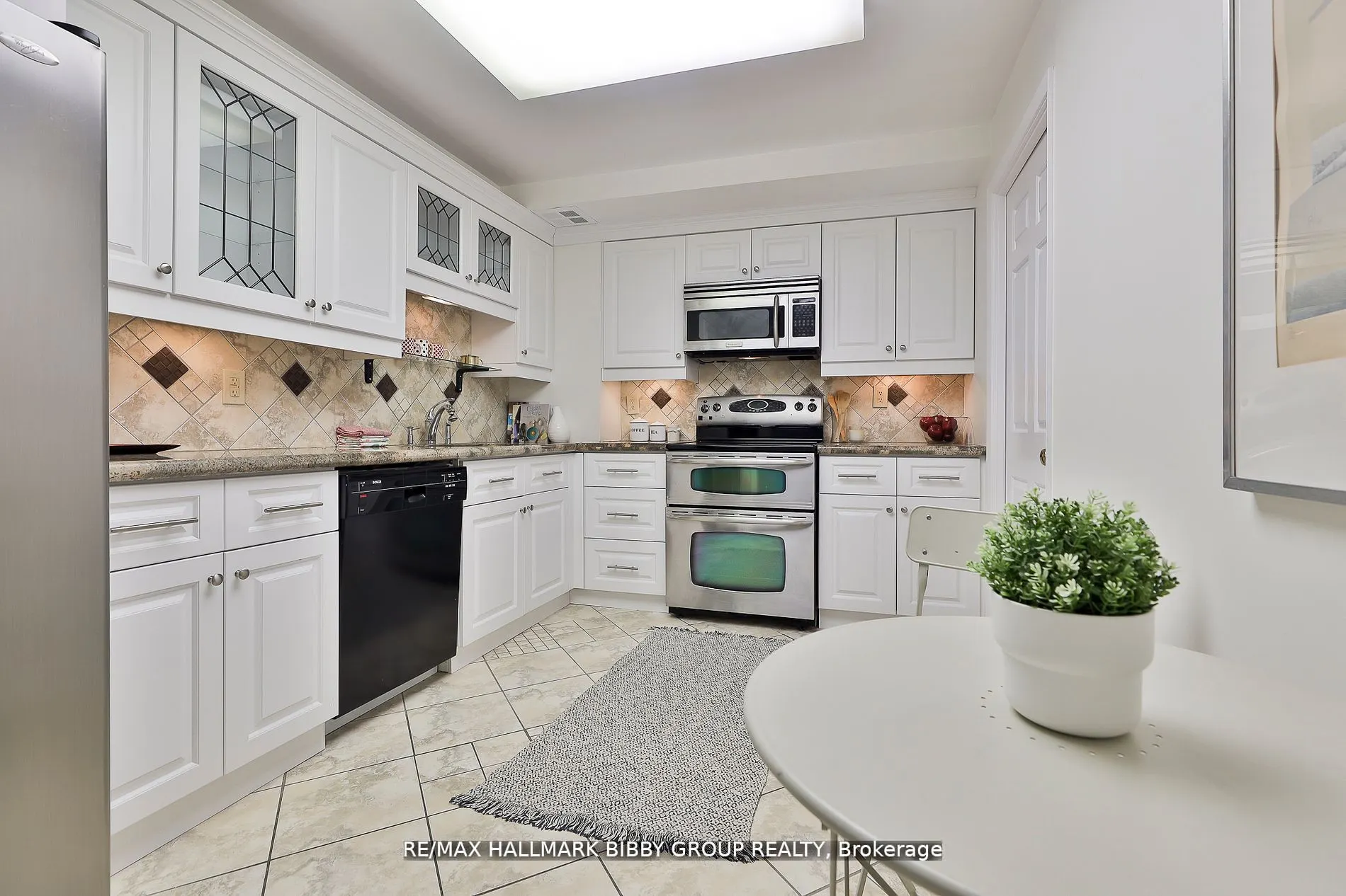 160 Frederick Street, #803