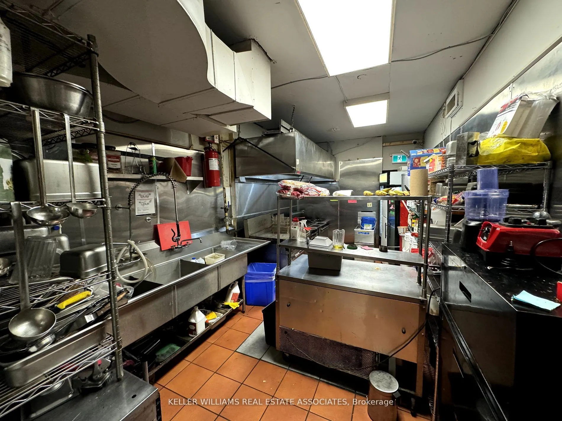 592 Queen Street W
