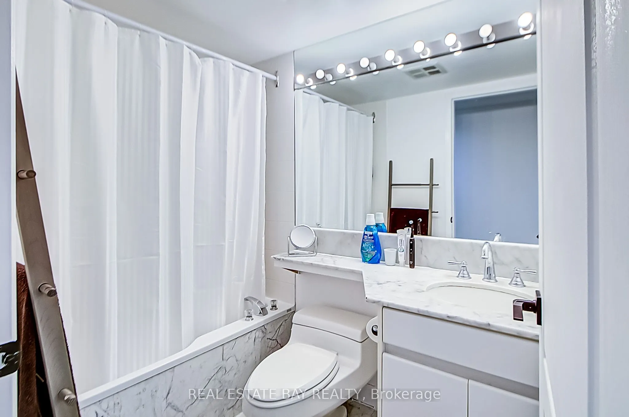 50 Lombard Street, #1004
