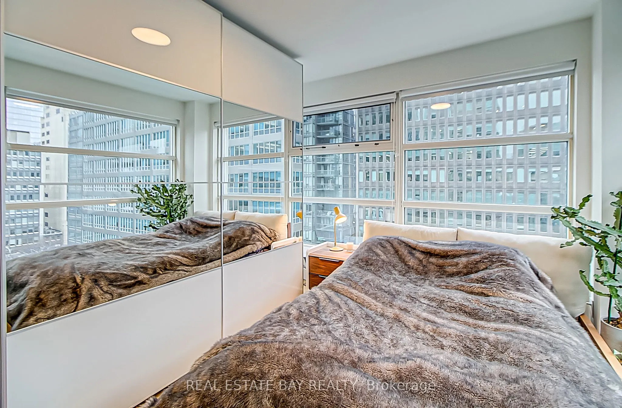 50 Lombard Street, #1004