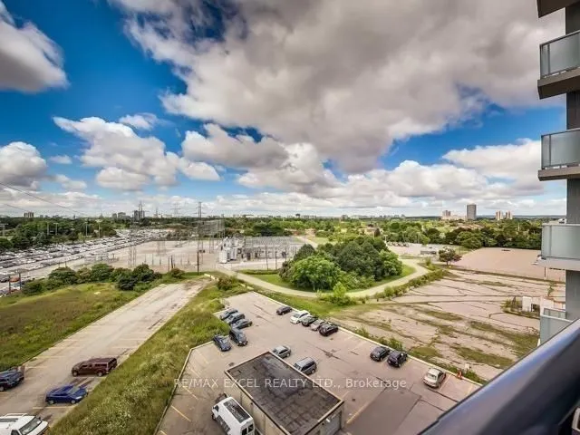5740 Yonge Street, #803