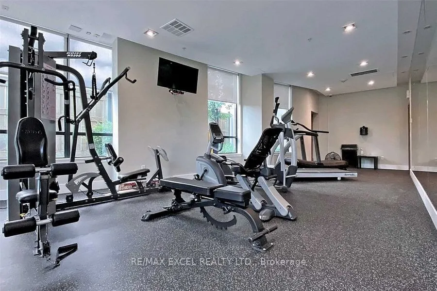5740 Yonge Street, #803