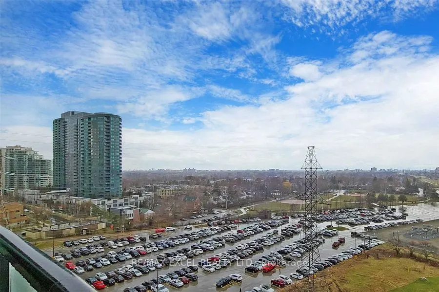 5740 Yonge Street, #803