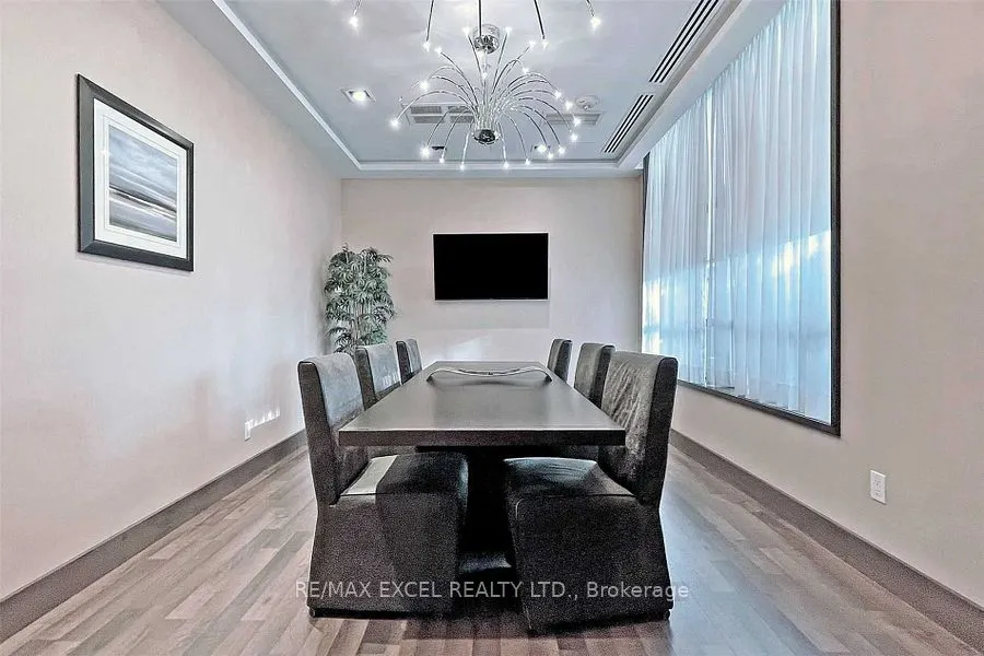 5740 Yonge Street, #803