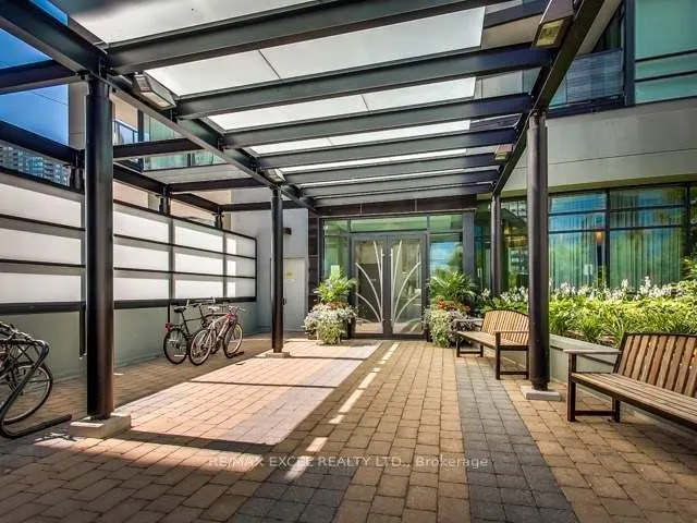 5740 Yonge Street, #803