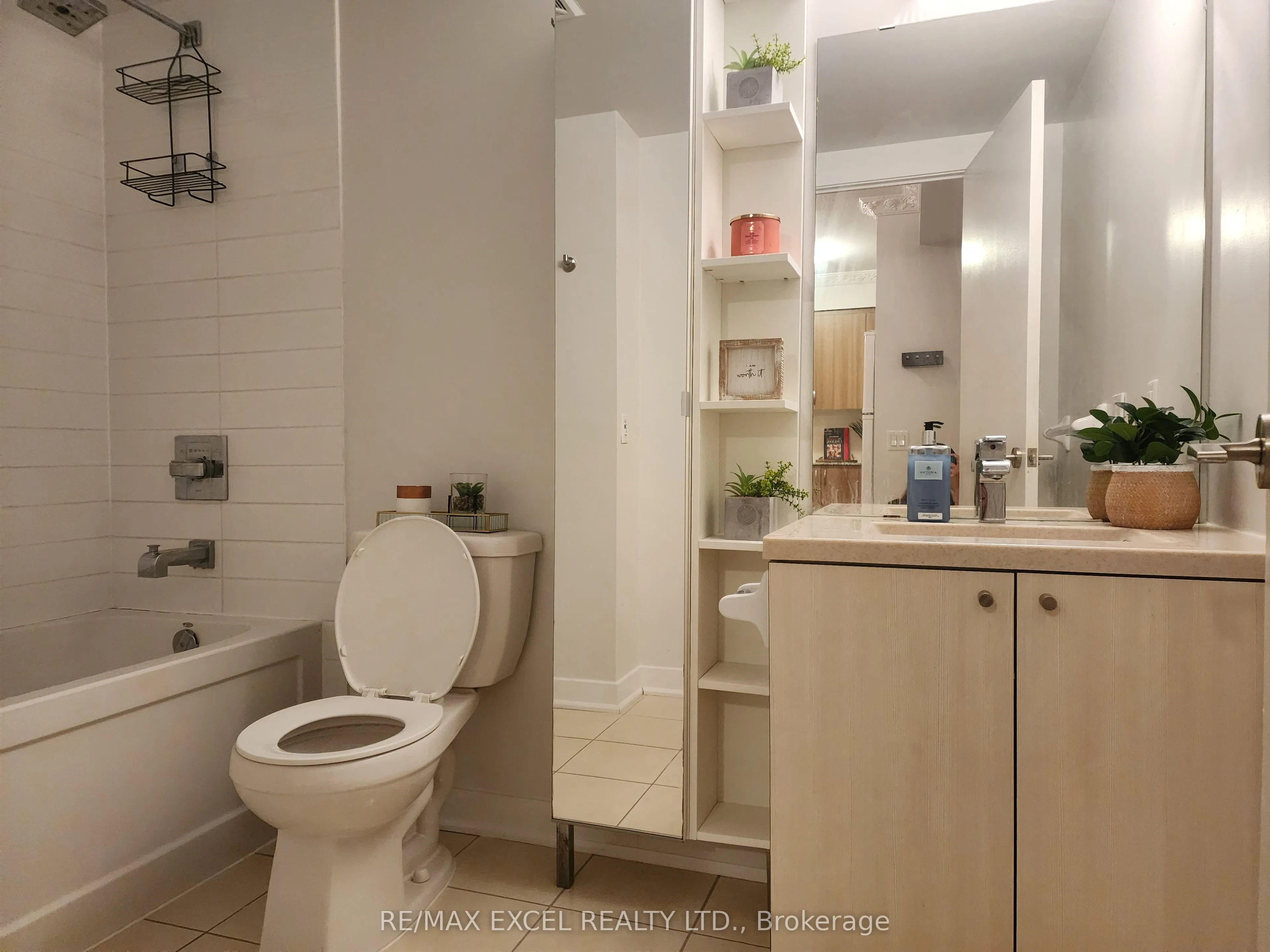 5740 Yonge Street, #803